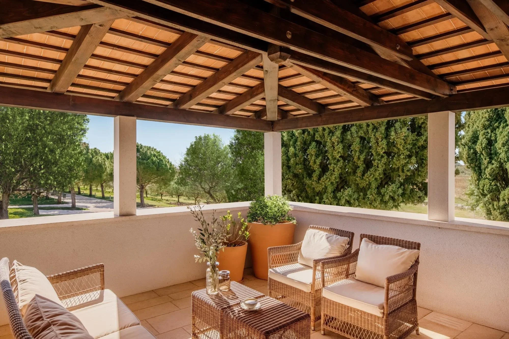 09-executive-suite-loggia-with-outdoor-seating.jpg