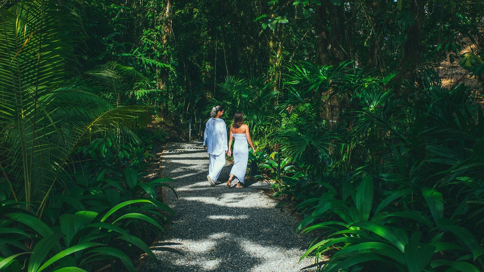 28-paved-walking-route-through-the-spa-gardens.jpg