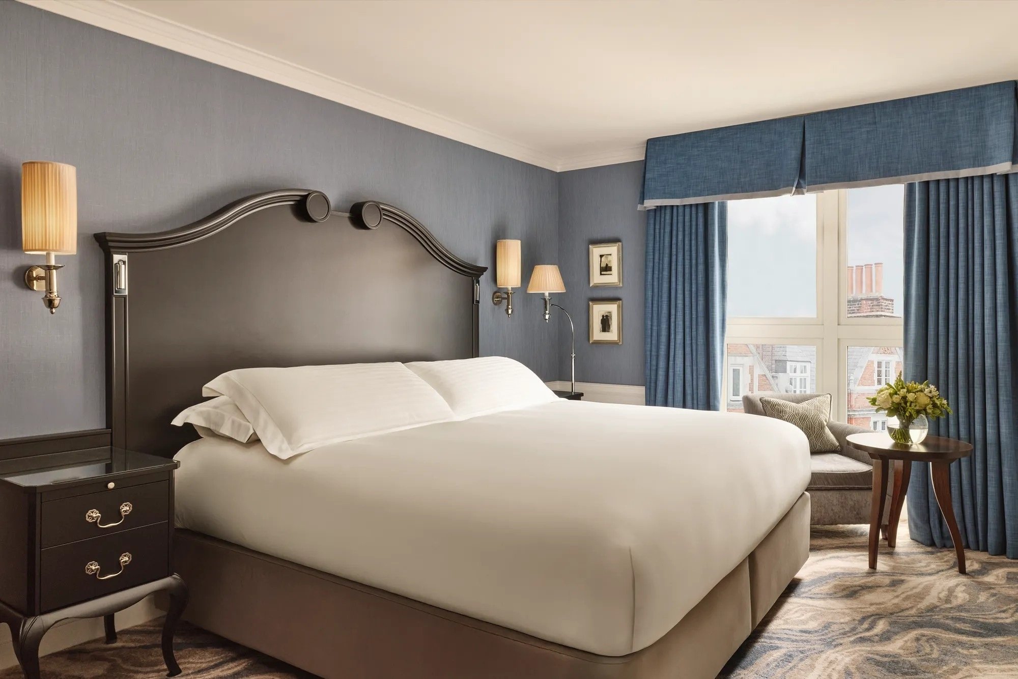 10-deluxe-room.jpg