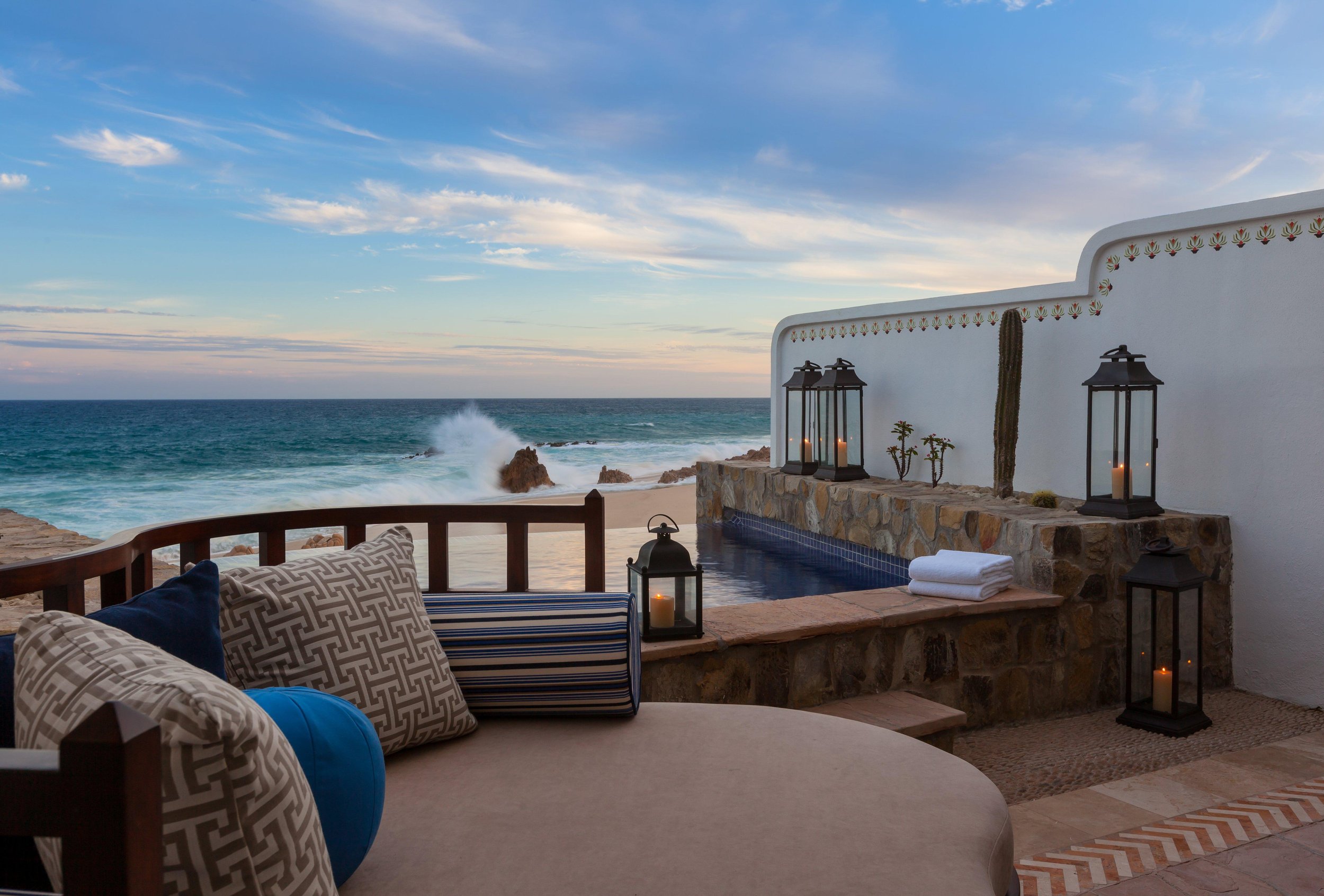 17-oceanfront-casita-junior-suite-pool.jpg
