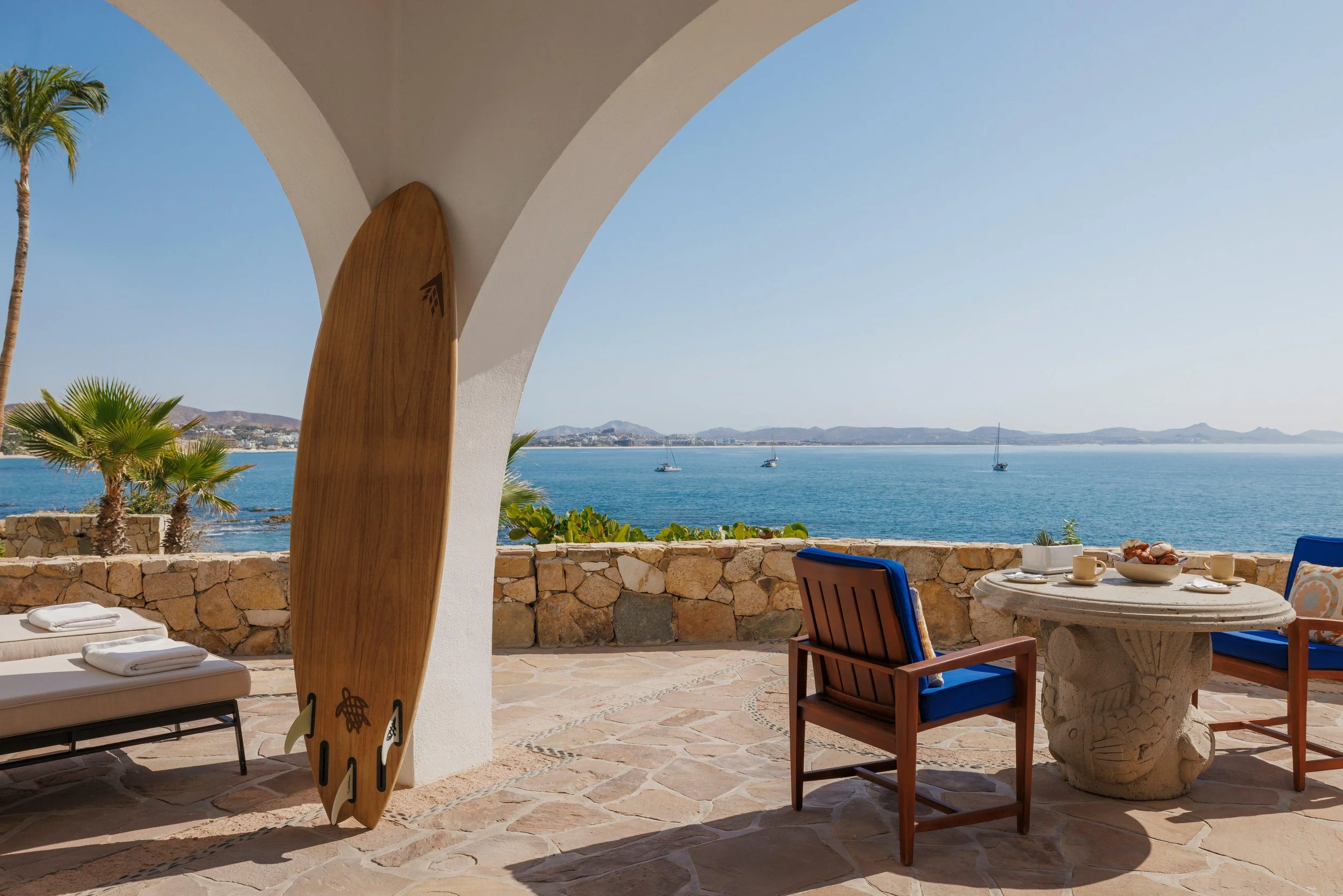 16-two-bedroom-oceanfront-premier-family-suite-terrace.jpg