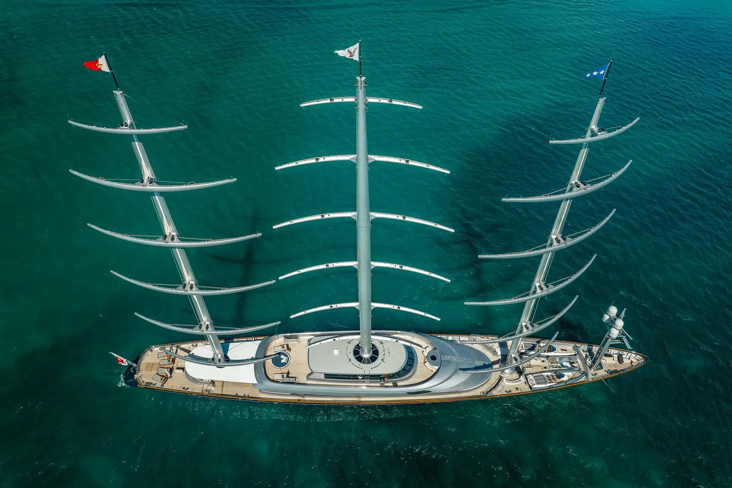 03-at-anchor.jpeg