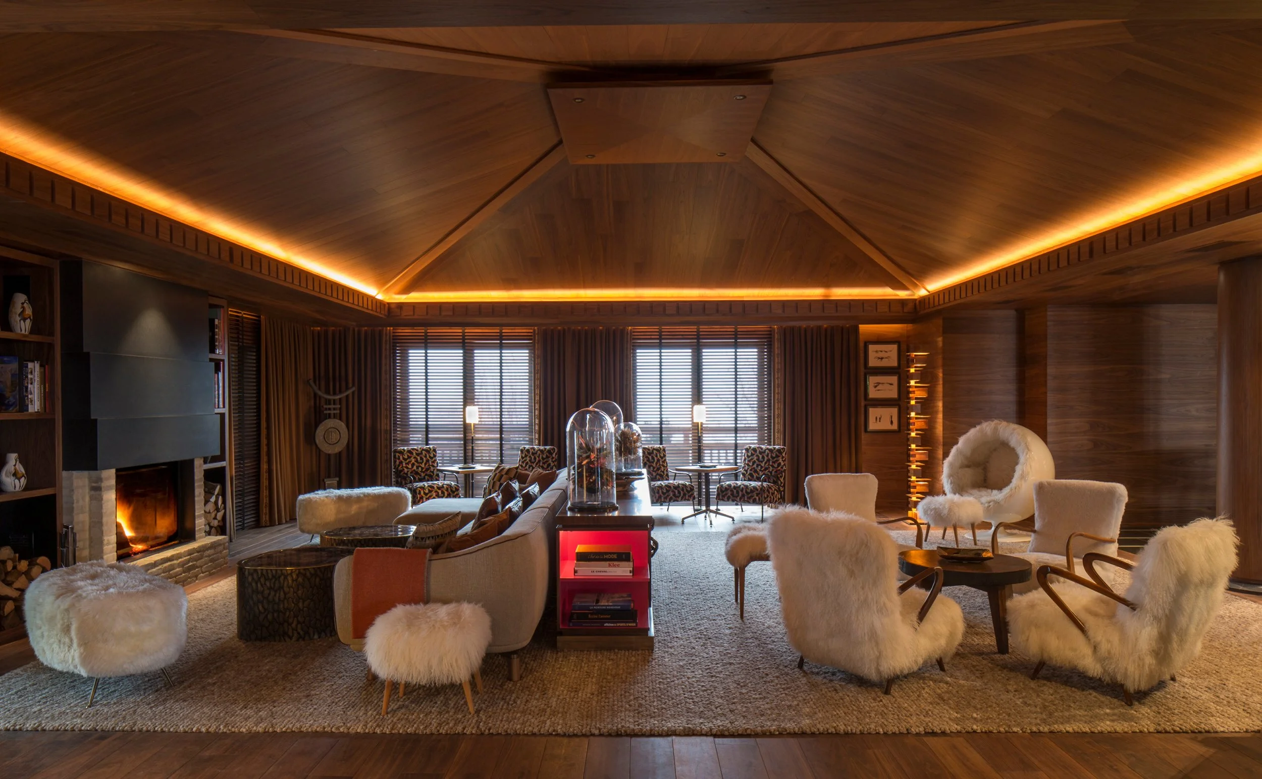03-lobby-lounge.jpg