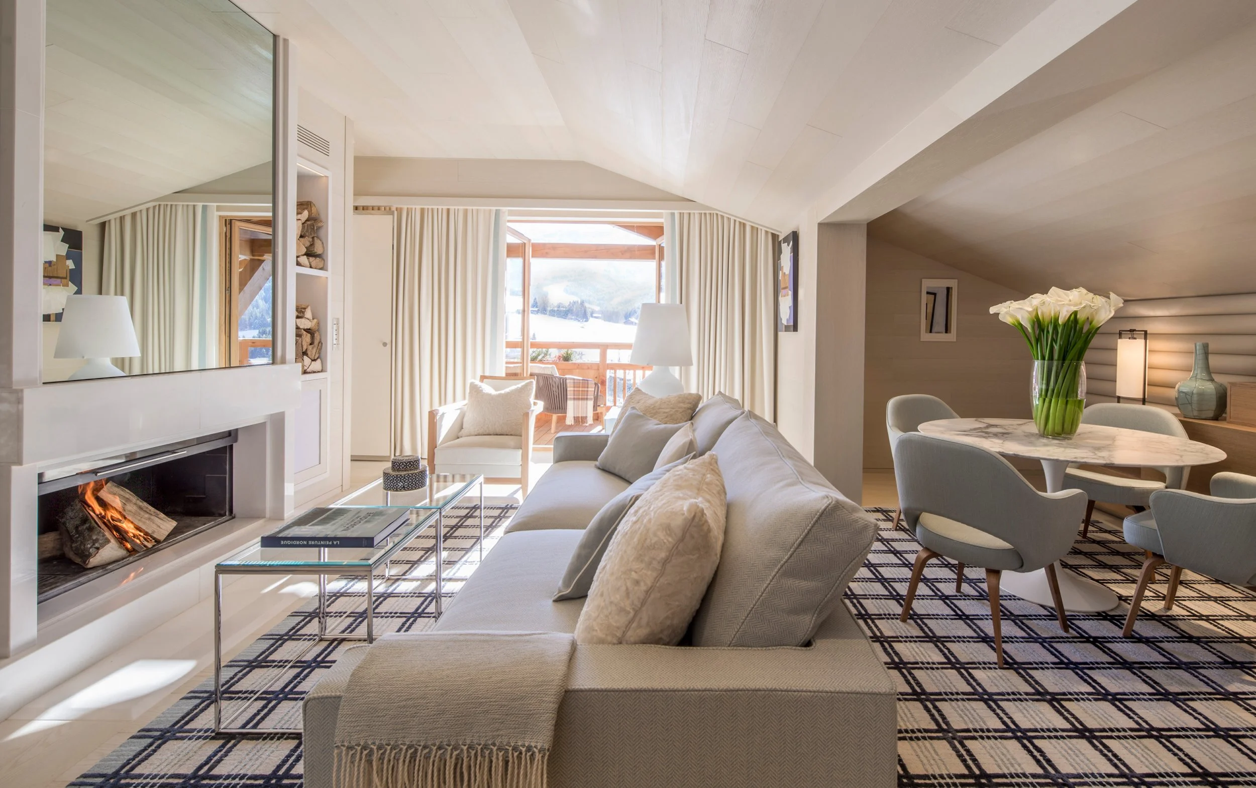 06-suite-rochebrune-living-room.jpg