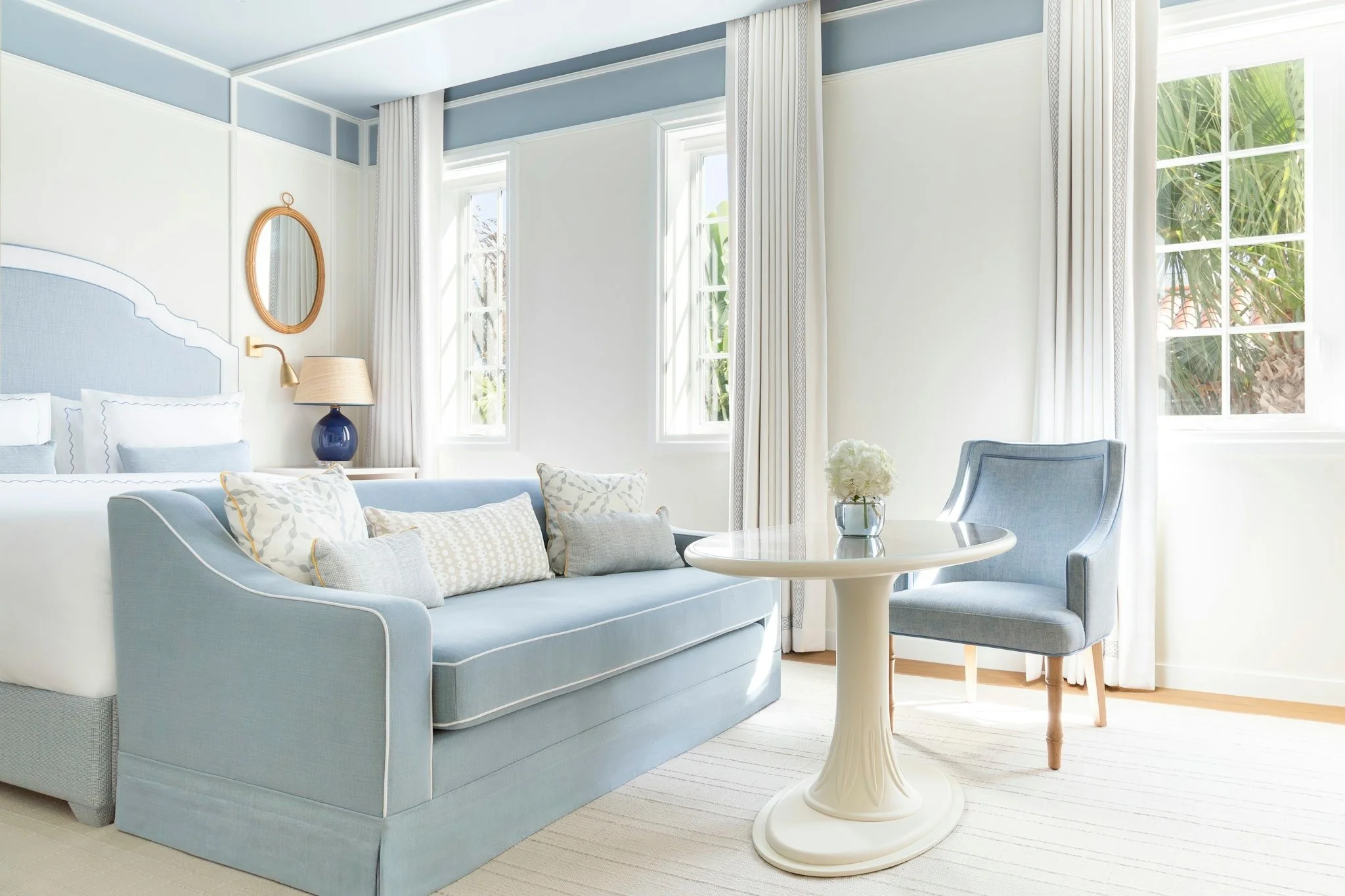 07-deluxe-room.jpg