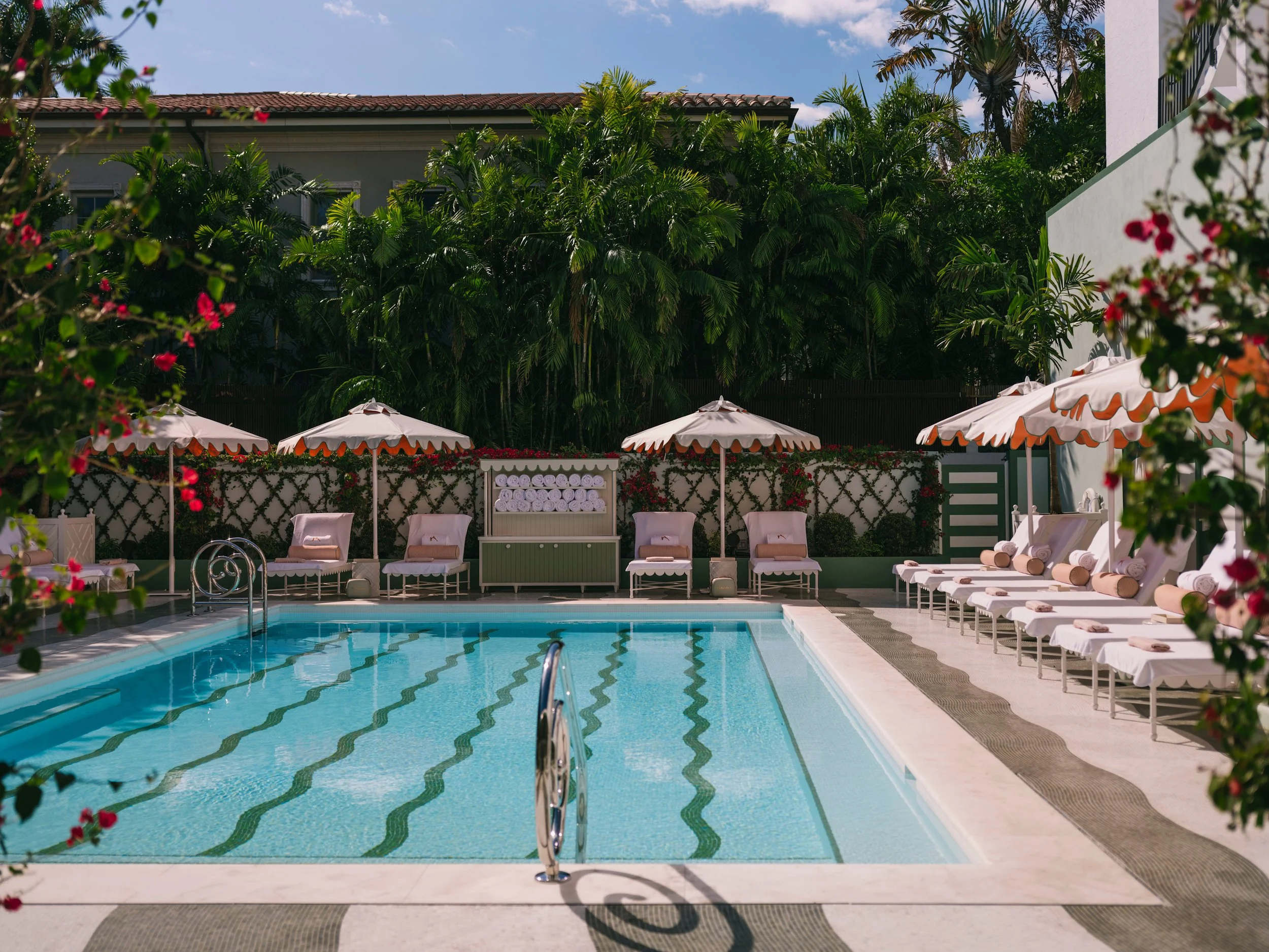 30-pool-and-surrounding-gardens.jpg