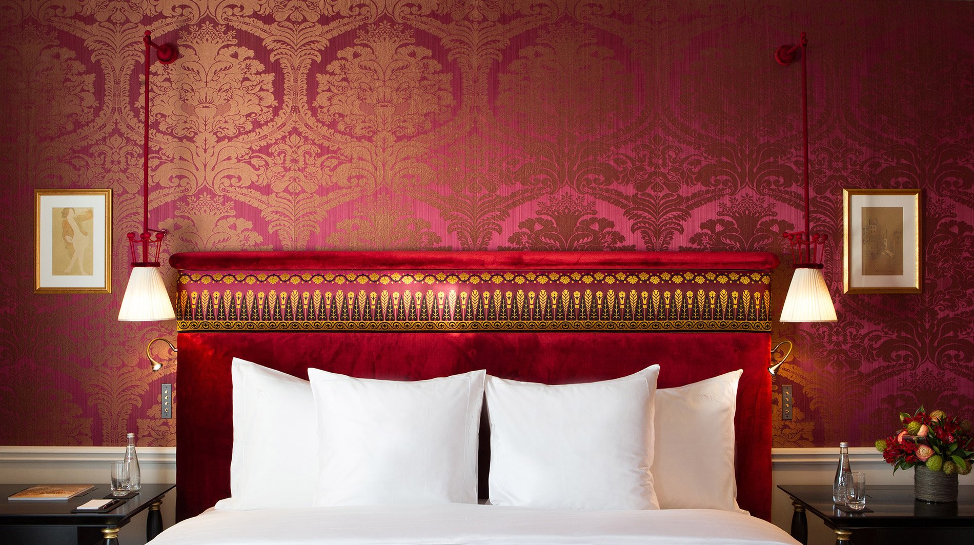 La-Reserve-Paris-red-bed.jpg