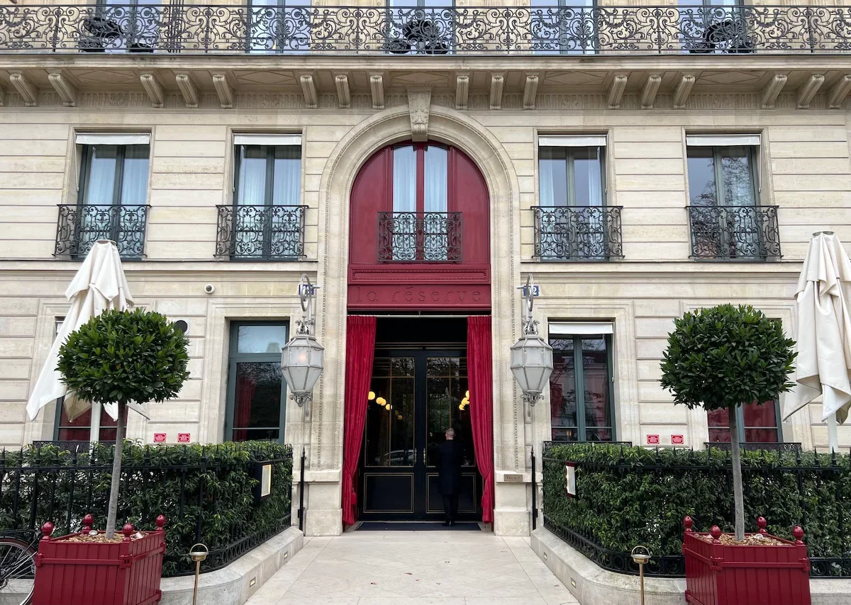 La-Reserve-Paris-1-1.jpeg.webp