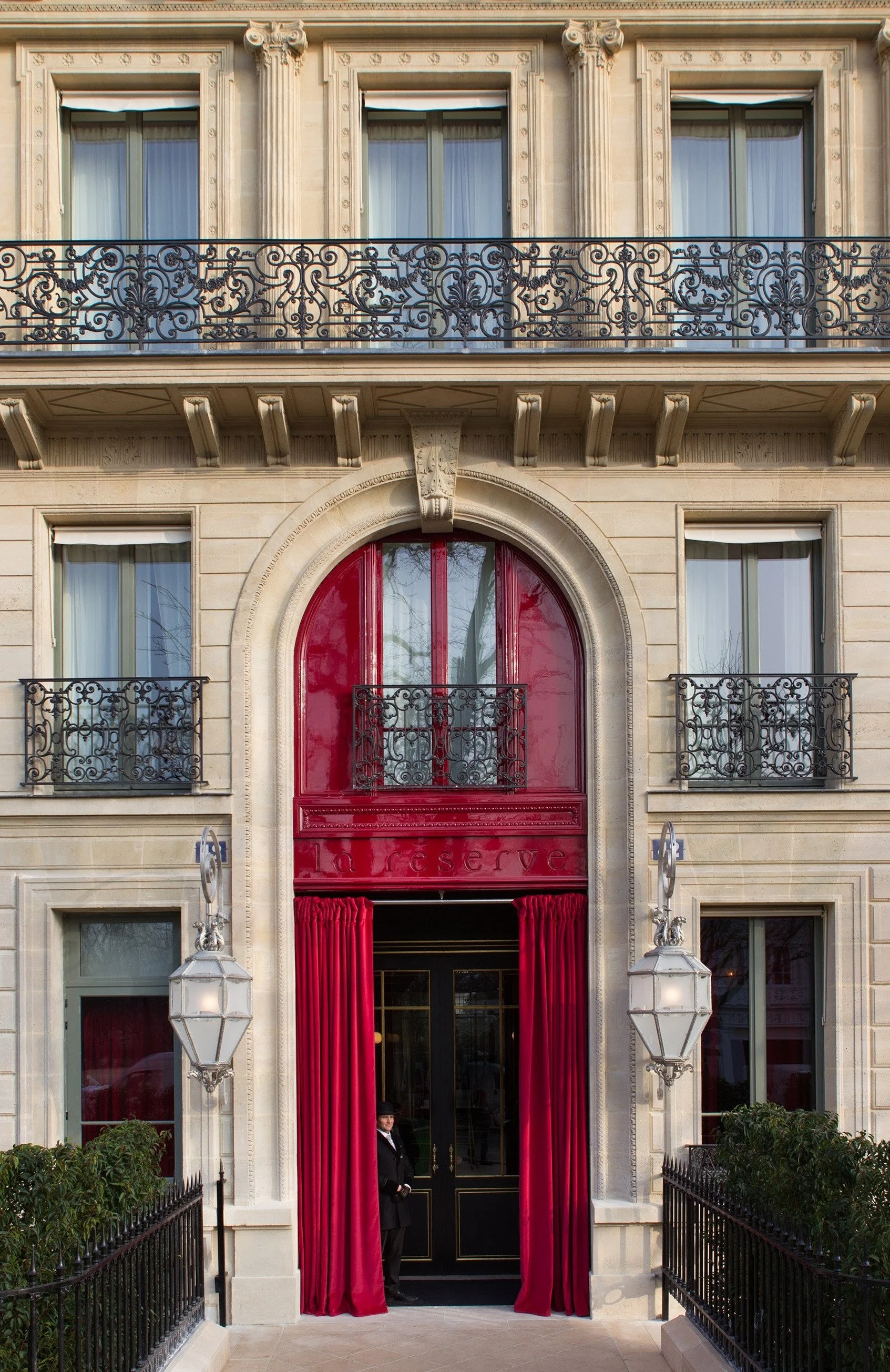La-Reserve-Paris-Welcome-@Gregoire-Gardette-1.jpg