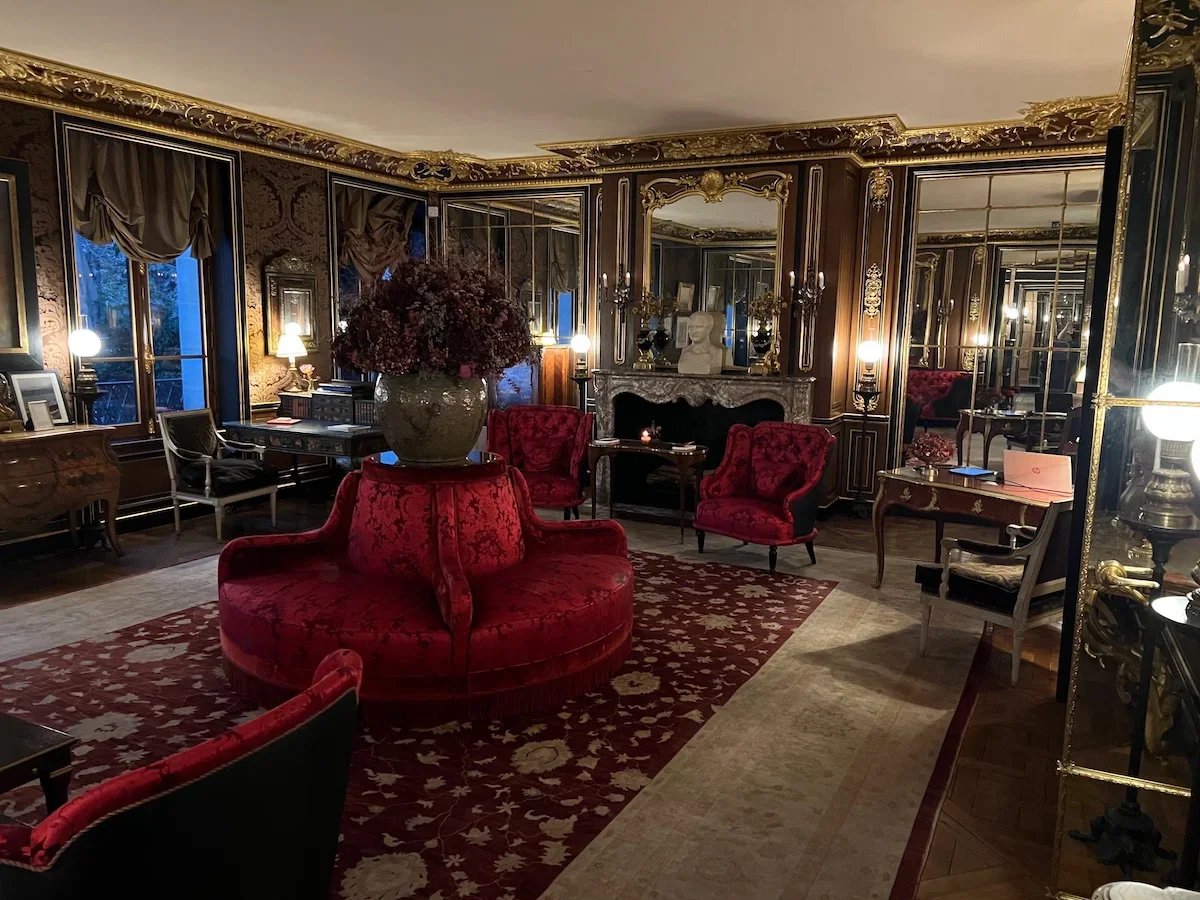 La-Reserve-Paris-6.jpeg.webp