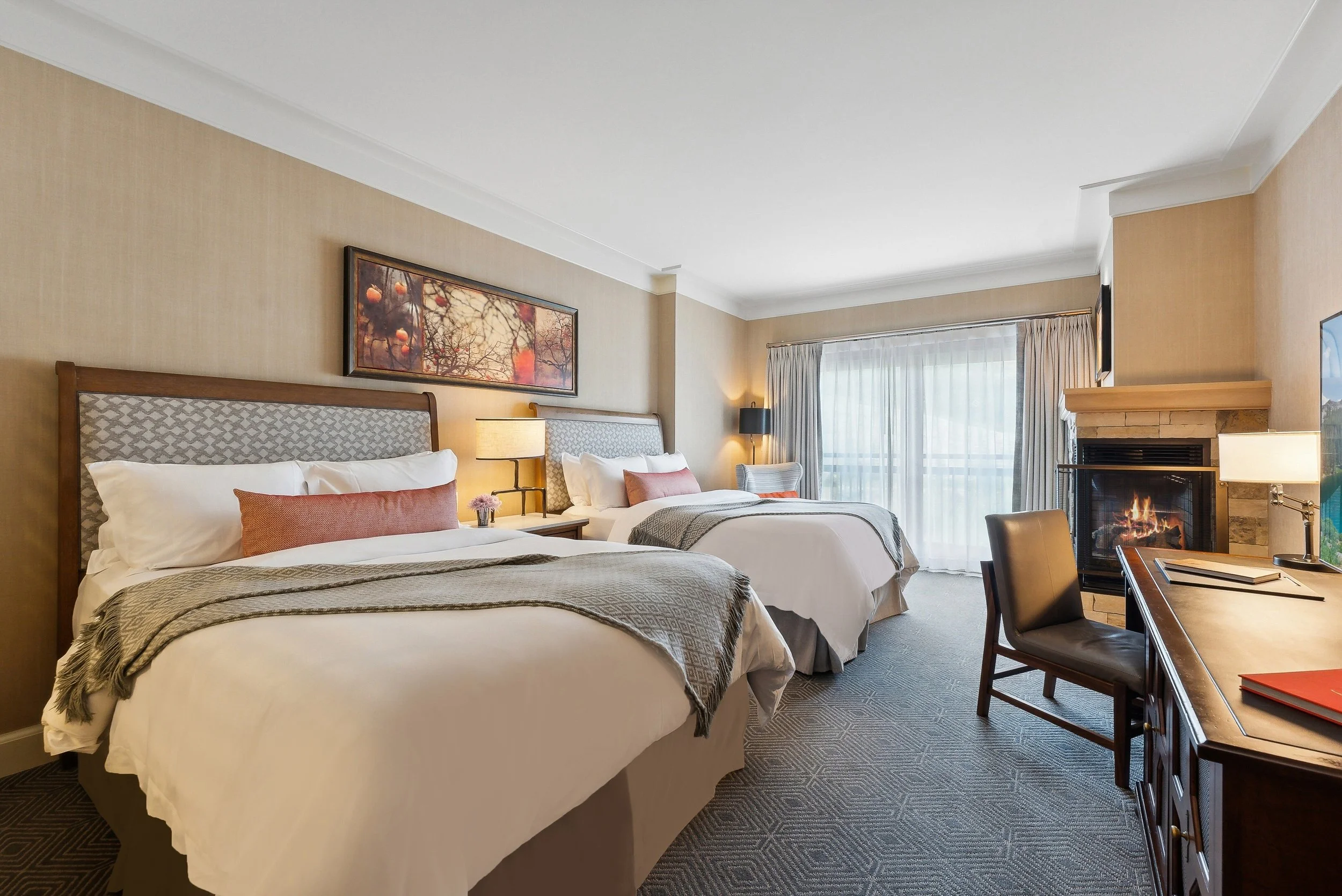 07-valley-view-room-with-two-queen-beds.jpg