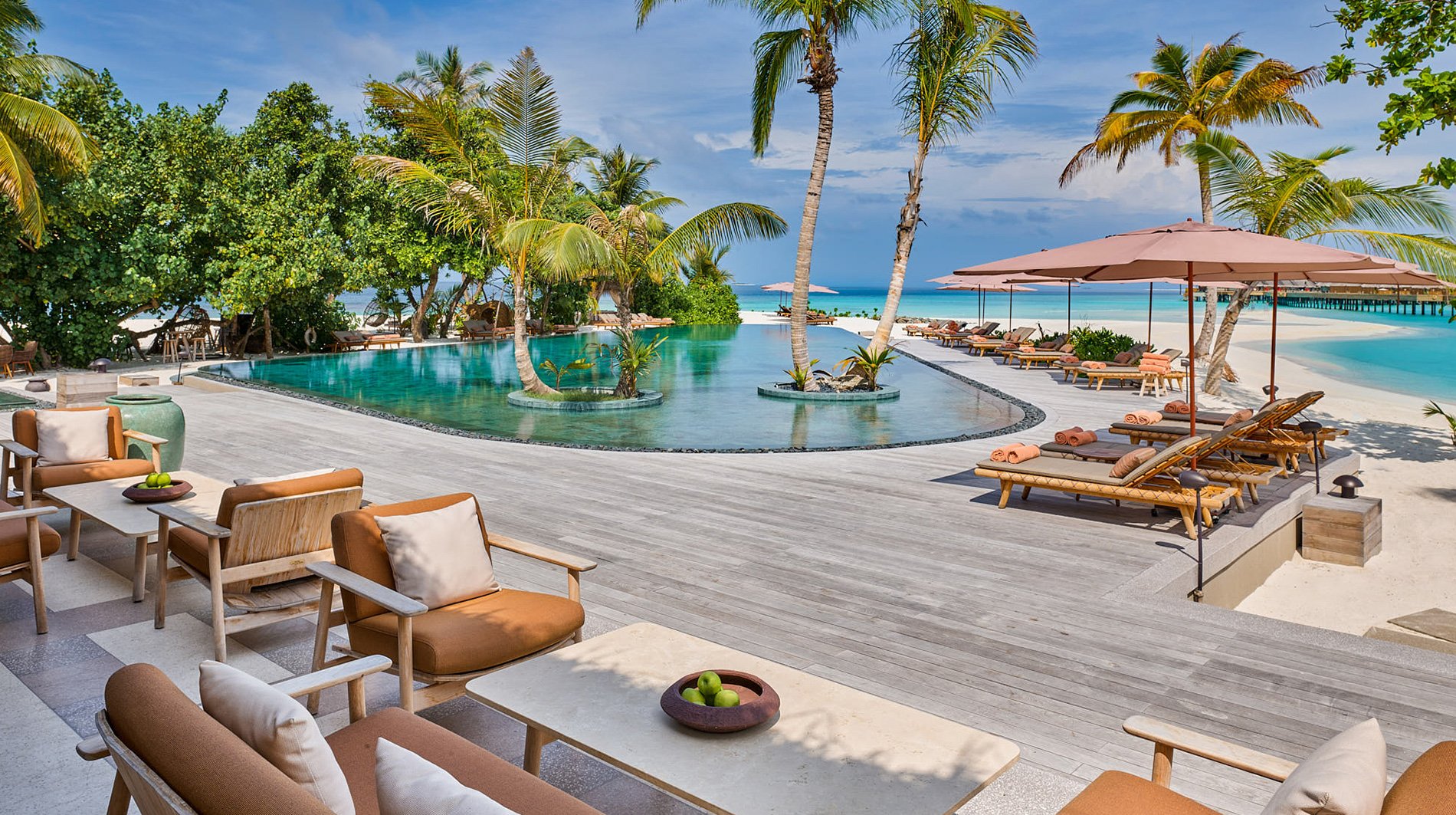 joali-maldives-mura-main-pool.jpg