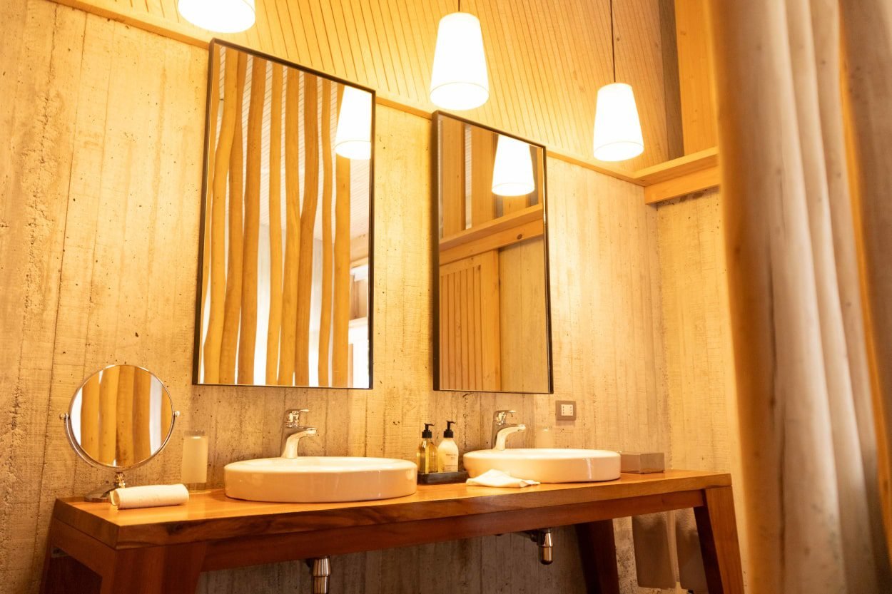 27-raa-suite-bathroom-vanity.jpg