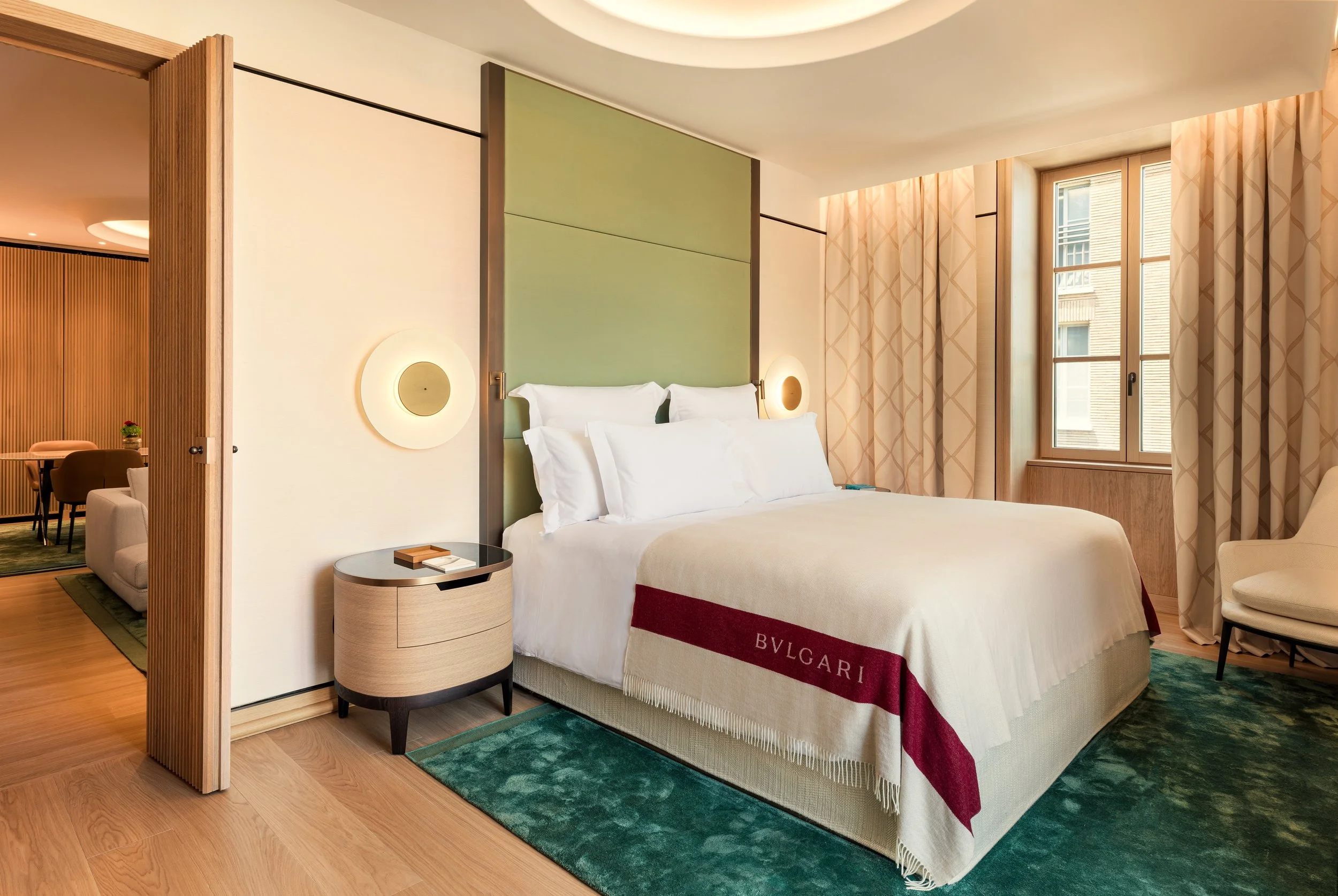 12-premium-suite-bedroom.jpeg