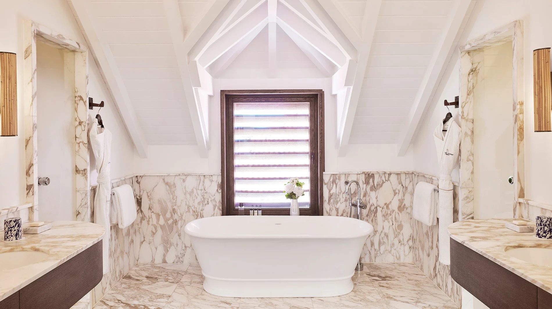 fouquets-saint-barth-bathroom.jpg