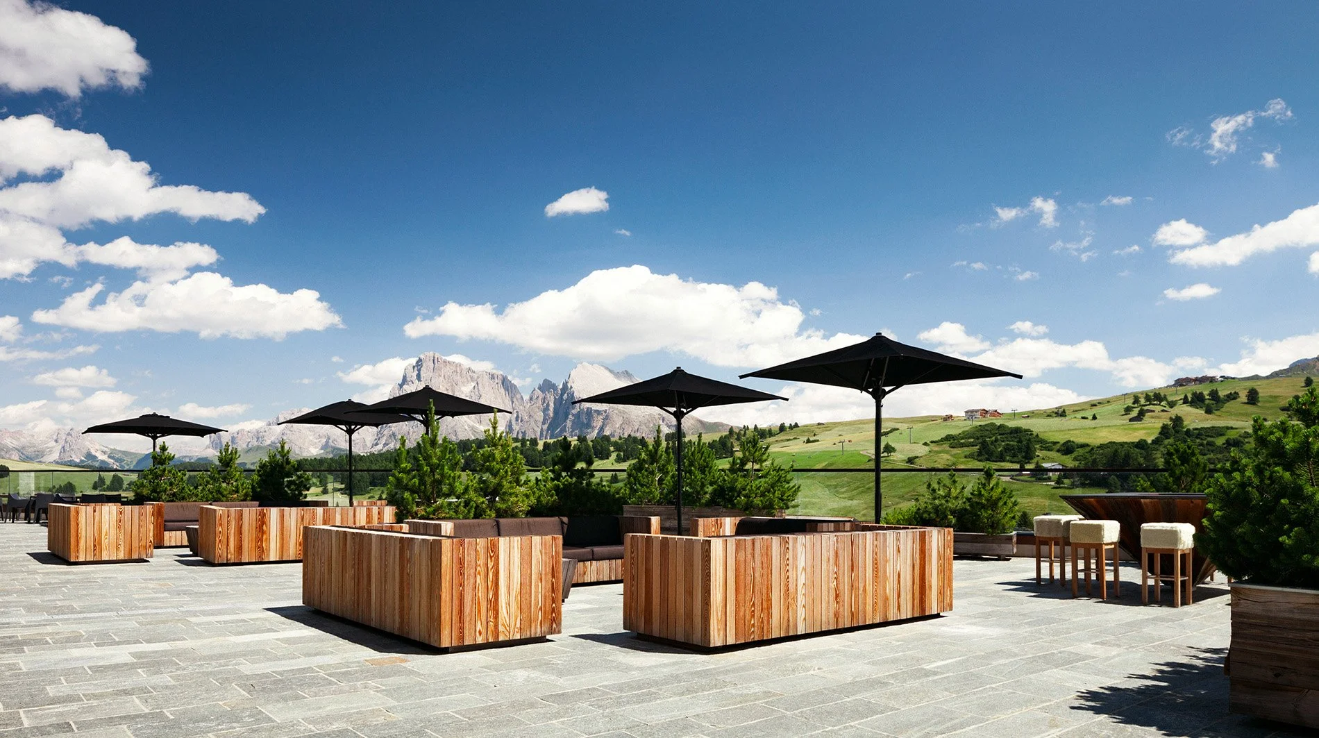 alpina-dolomites-outdoor-terrace.jpg