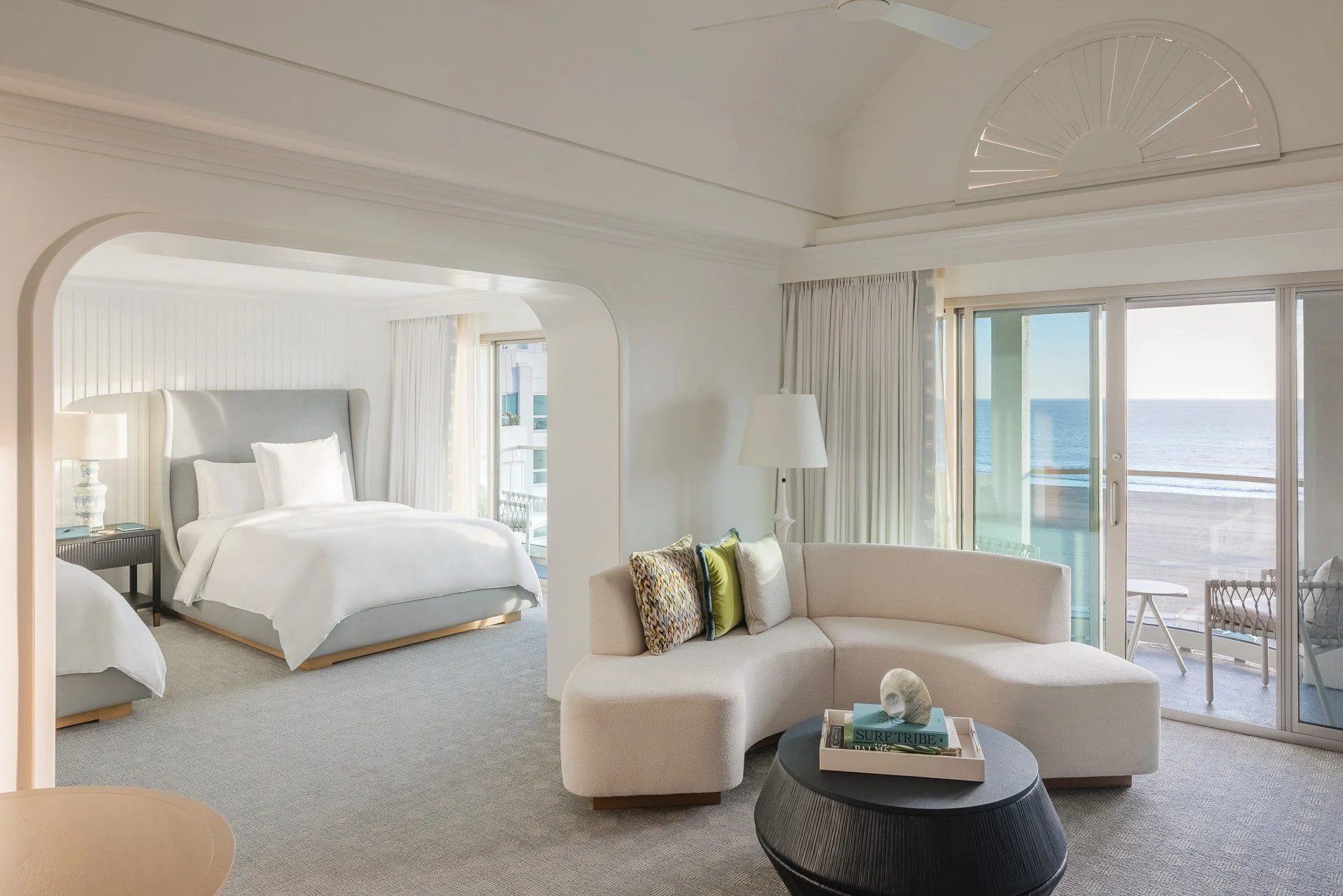 28-two-queen-guestroom-with-balcony.jpg