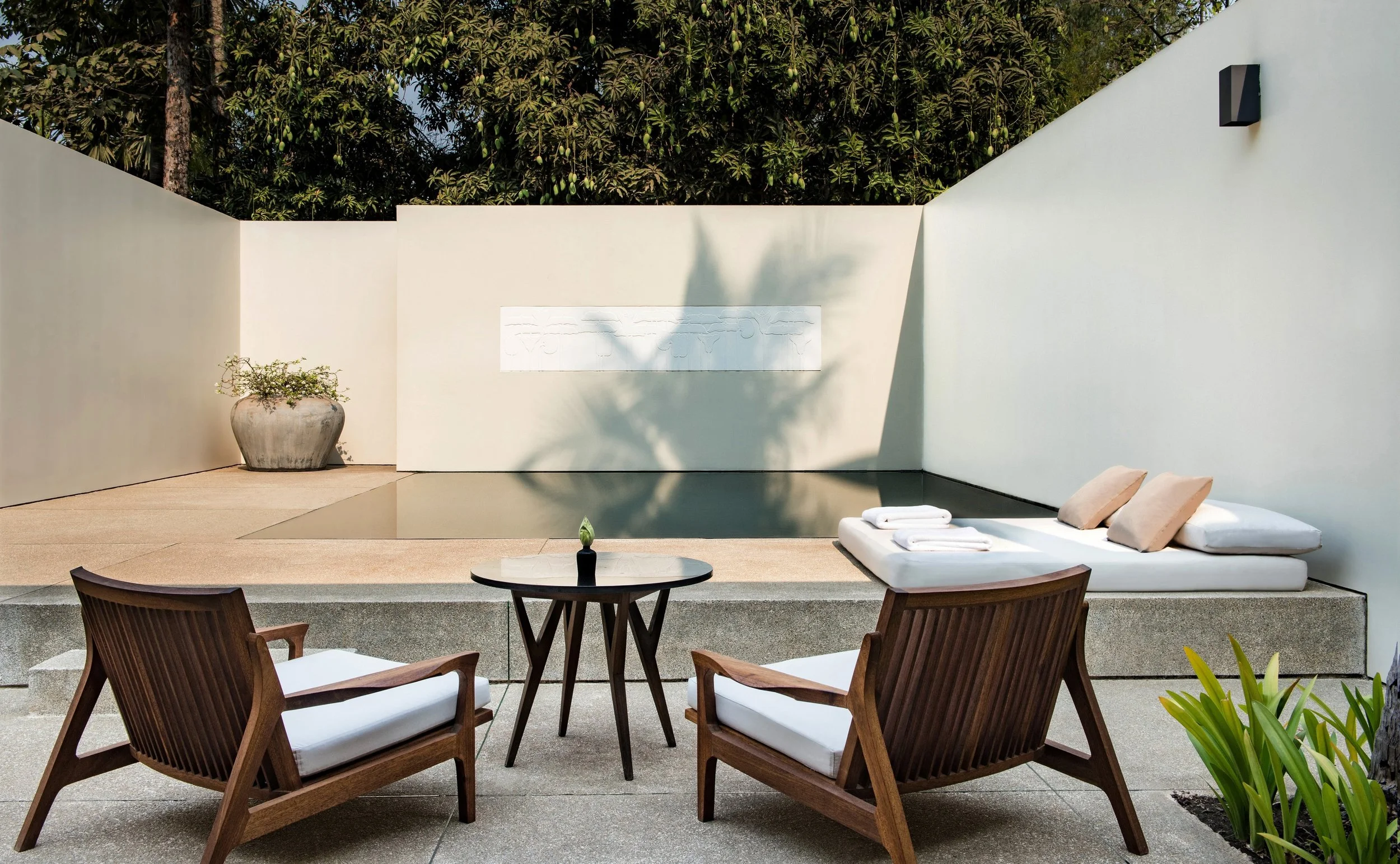 18-private-pool-and-outdoor-seating-in-the-junior-pool-suite-gallery.jpg
