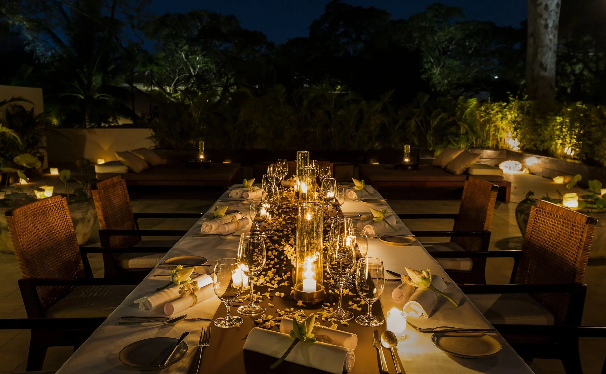 21-candlelit-outdoor-table-prepared-for-a-private-dinner.jpg