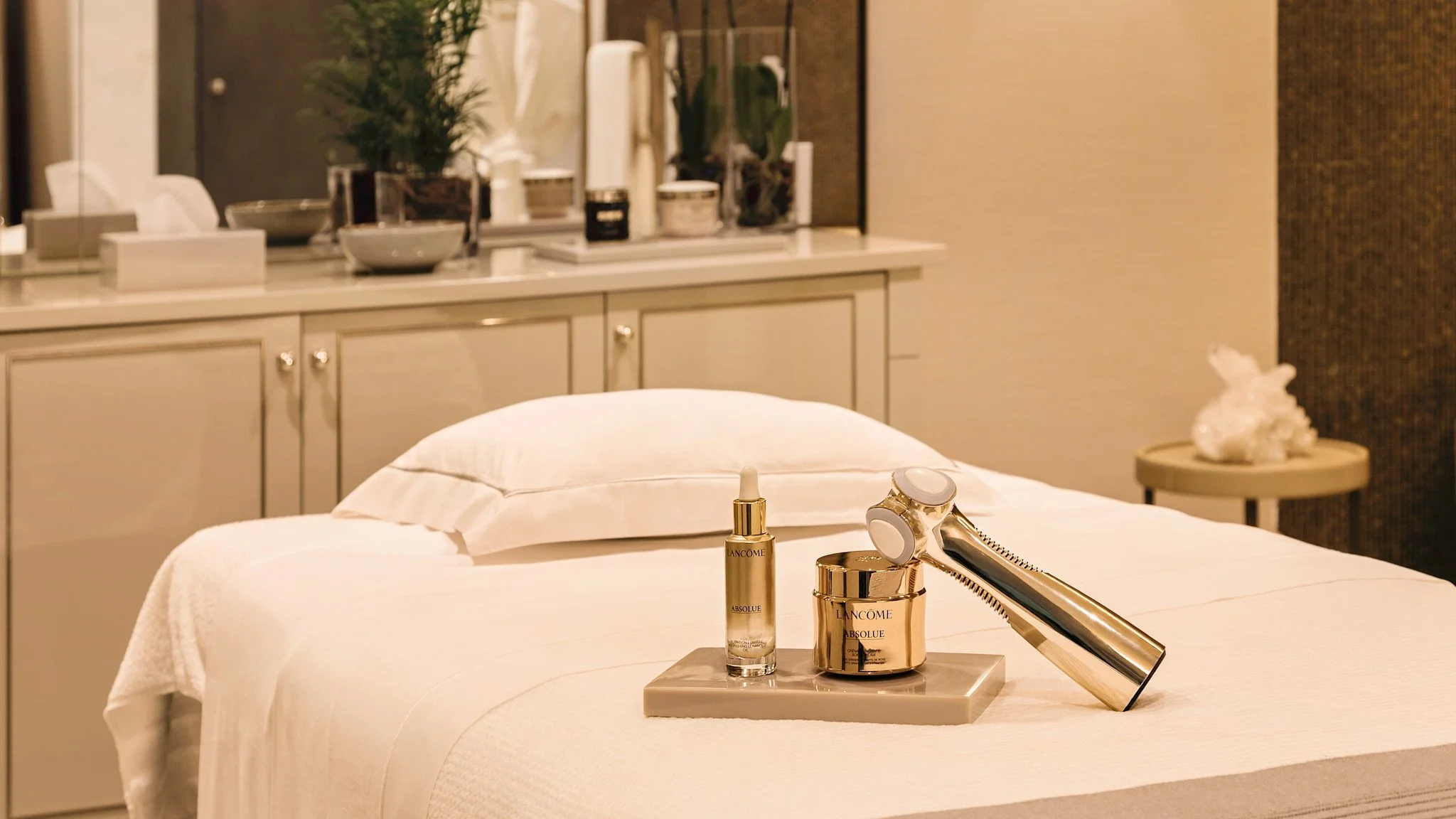 31-lancome-absolue-spa-treatment-room.jpg