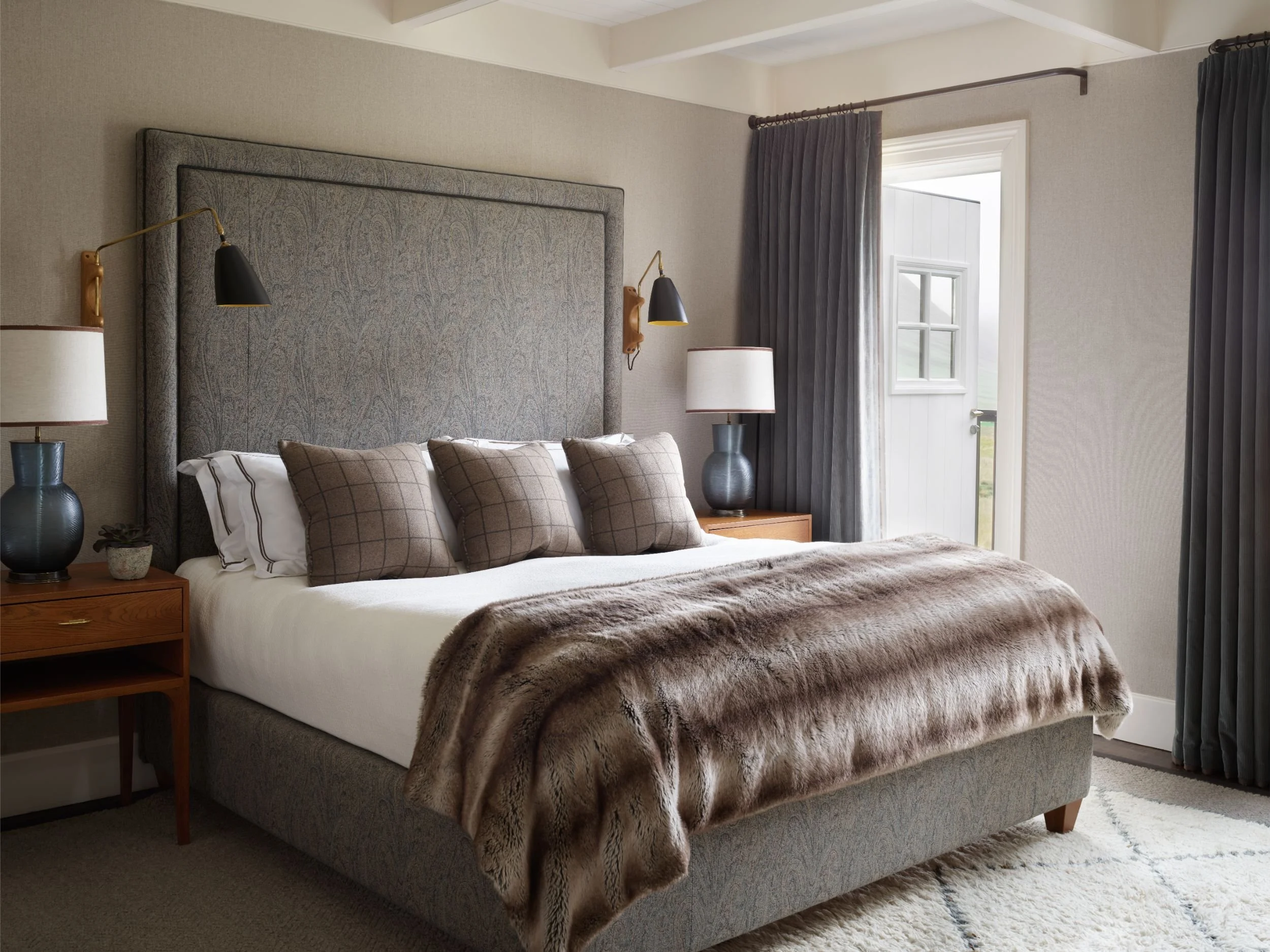 12-bedroom-with-bedside-seating.jpg