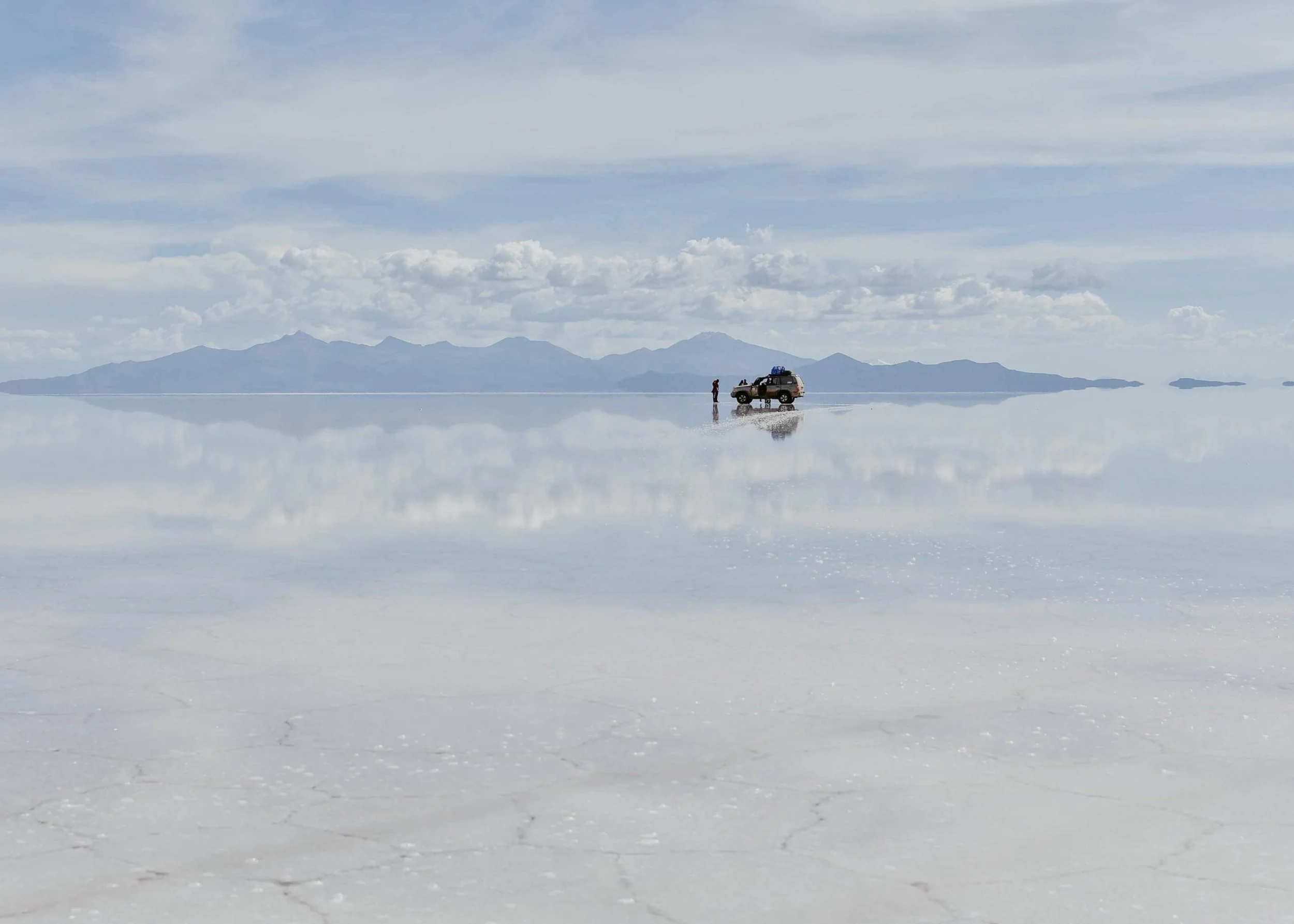 17-vehicle-reflected-on-a-flooded-section-of-the-salt-flats.jpg
