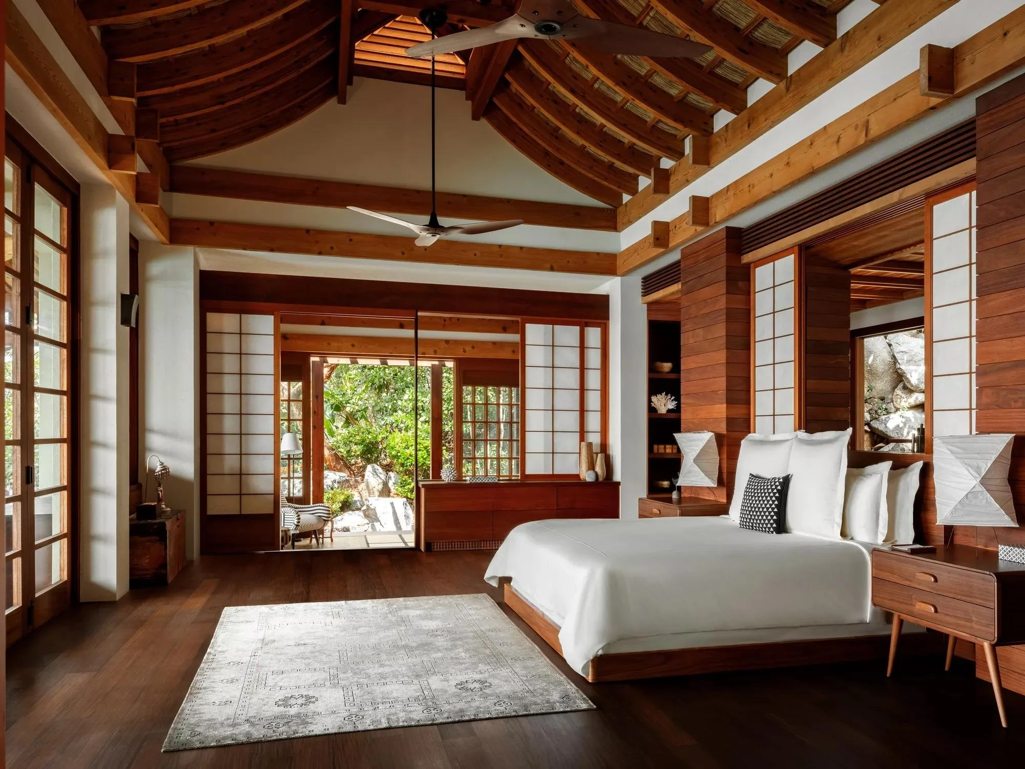 29-villa-katsura-primary-bedroom.jpg