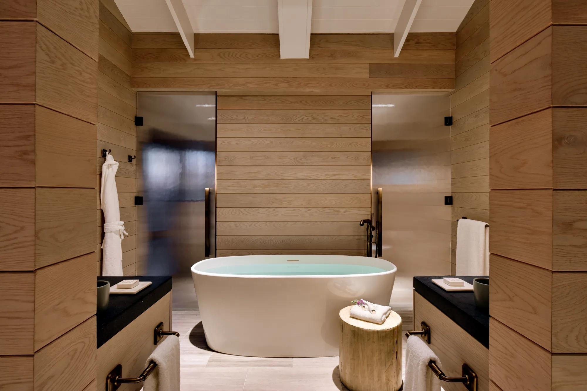 17-rosewood-two-bedroom-suite-bathroom.jpg