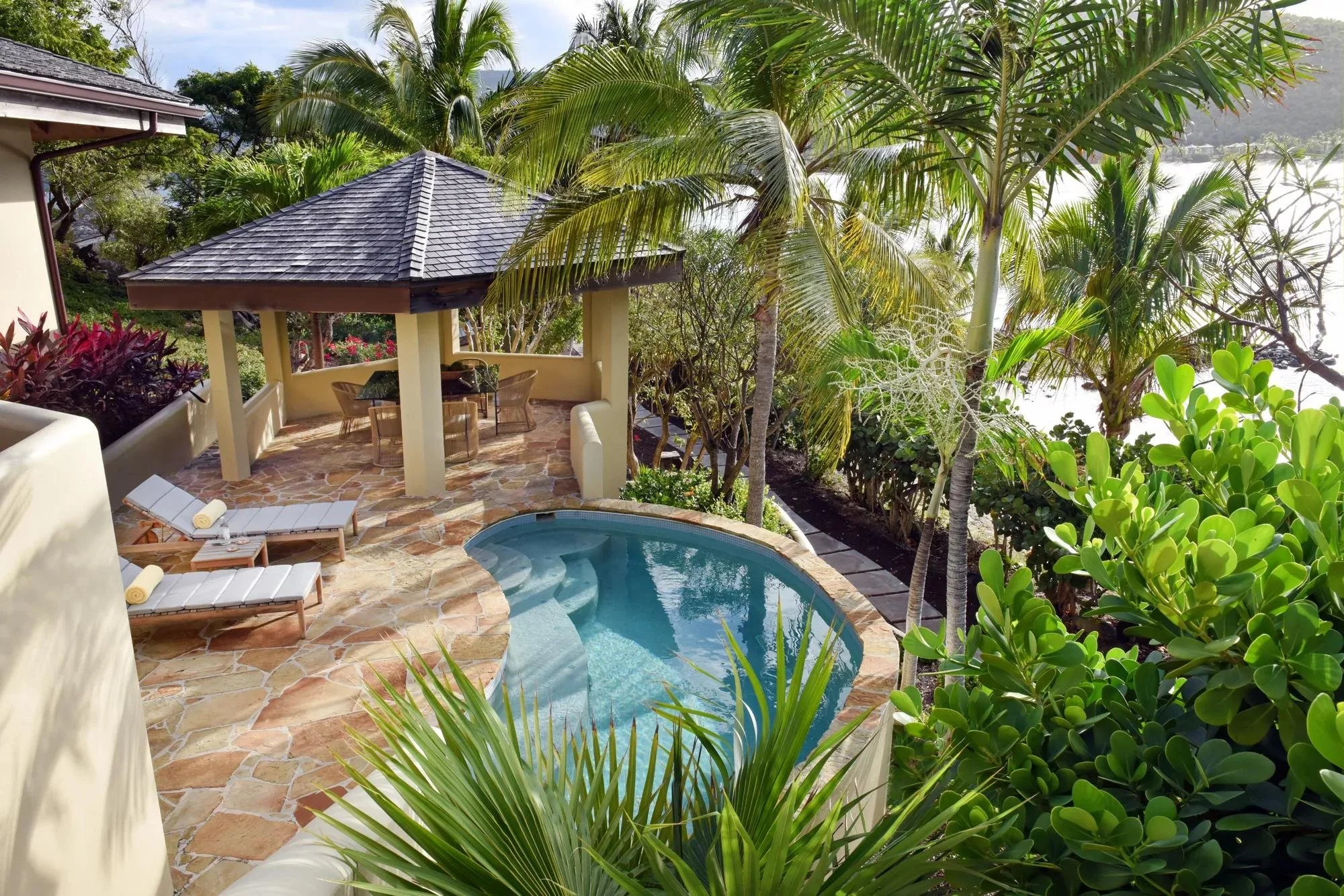 19-columbus-house-pool.jpg