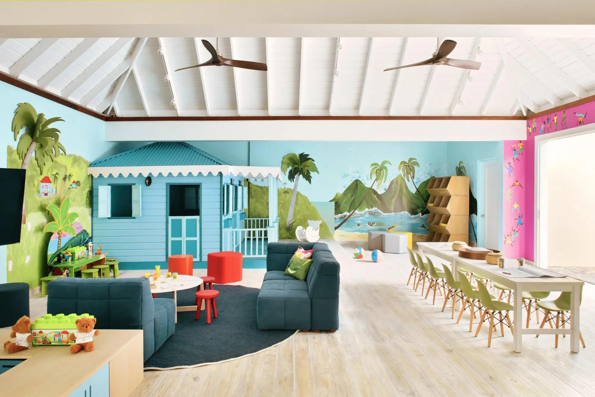 45-rosewood-explorers-clubhouse.jpg