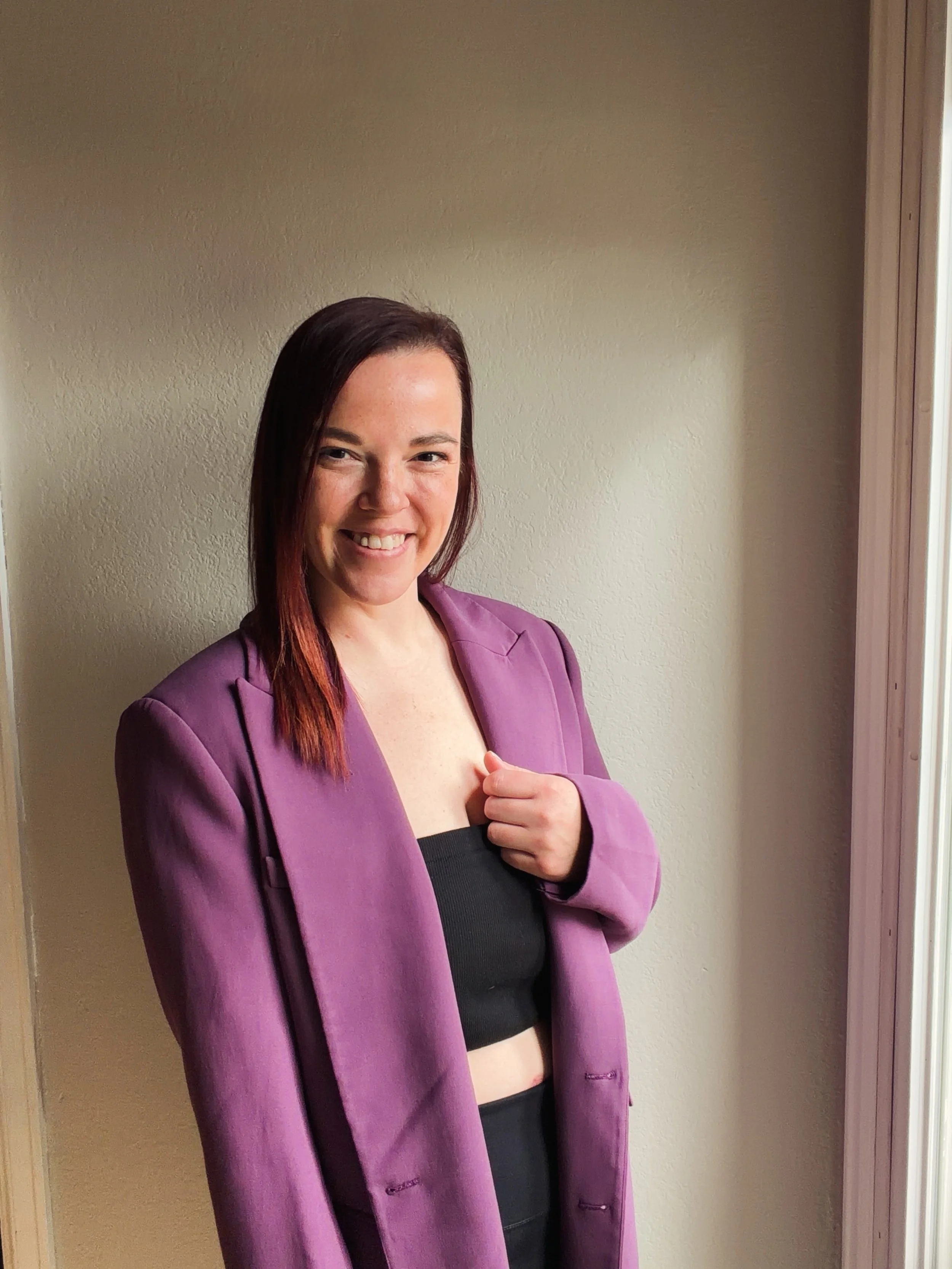 Hi, I&rsquo;m Richelle 👋🏼 

This is one of those classic &ldquo;There are a few new faces around here, so here&rsquo;s a get to know me post&rdquo;. 

About Me (Richelle&rsquo;s Version):
✨ Enneagram 8 ✨ Leo Sun, Scorpio Moon &amp; Scorpio Rising ✨