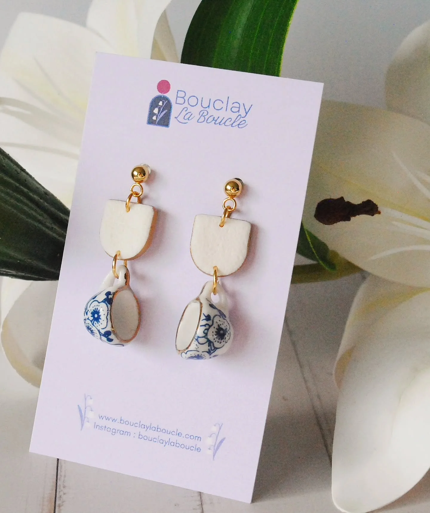 Il y a des cr&eacute;ations qui deviennent de v&eacute;ritables incontournables ☕️💙🫖

Depuis les tout d&eacute;buts de Bouclay La Boucle, ces boucles d'oreilles font partie de ces mod&egrave;les que je dois constamment refabriquer✨️

C'est in&eacut