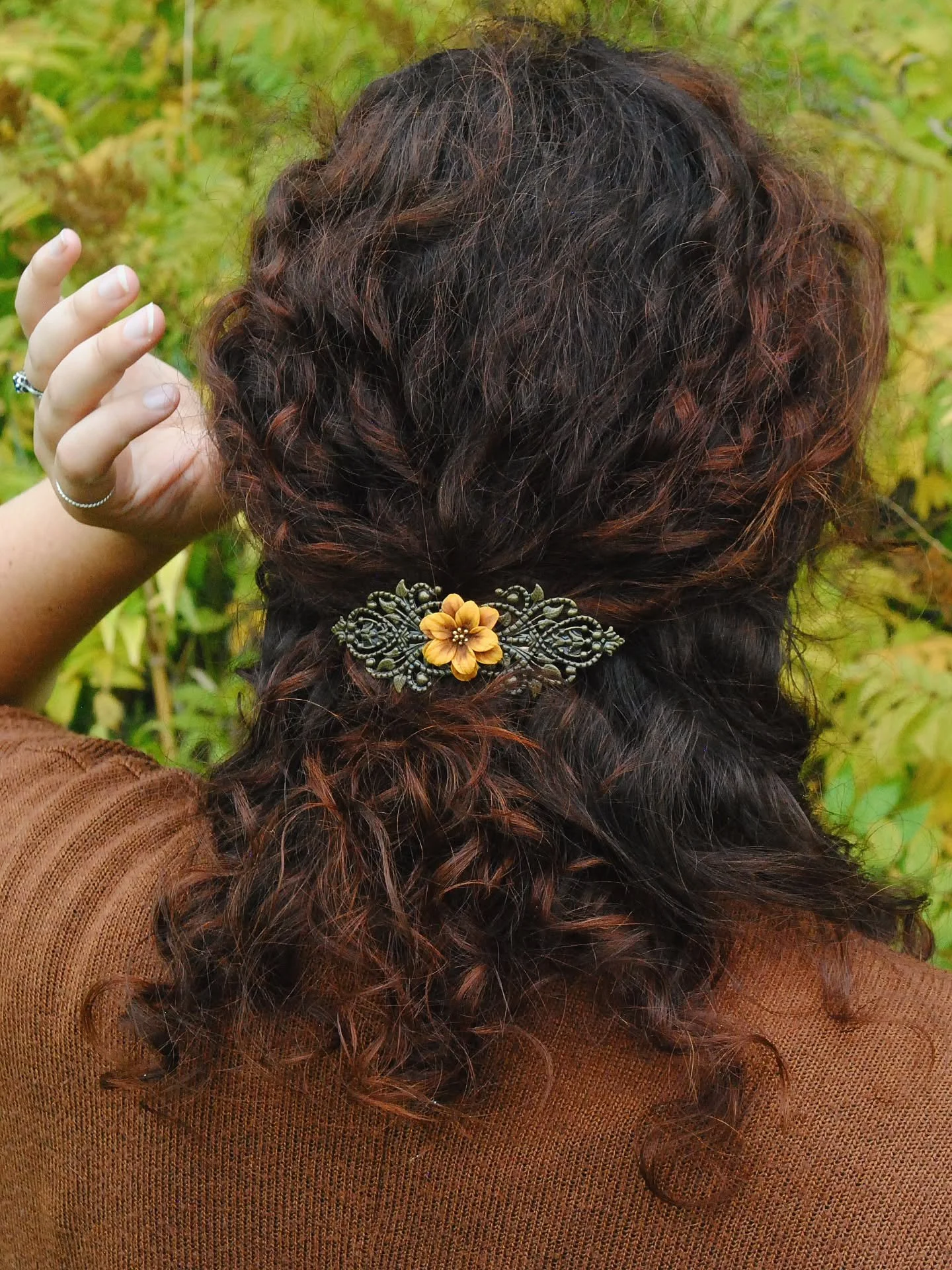 🍂Un peu d&rsquo;automne dans vos cheveux🍂

Mes nouvelles broches &agrave; cheveux sont sculpt&eacute;es &agrave; la main en argile polym&egrave;re, une p&eacute;tale &agrave; la fois 🌻✨

Une petite touche color&eacute;e et fleurie pour agr&eacute;