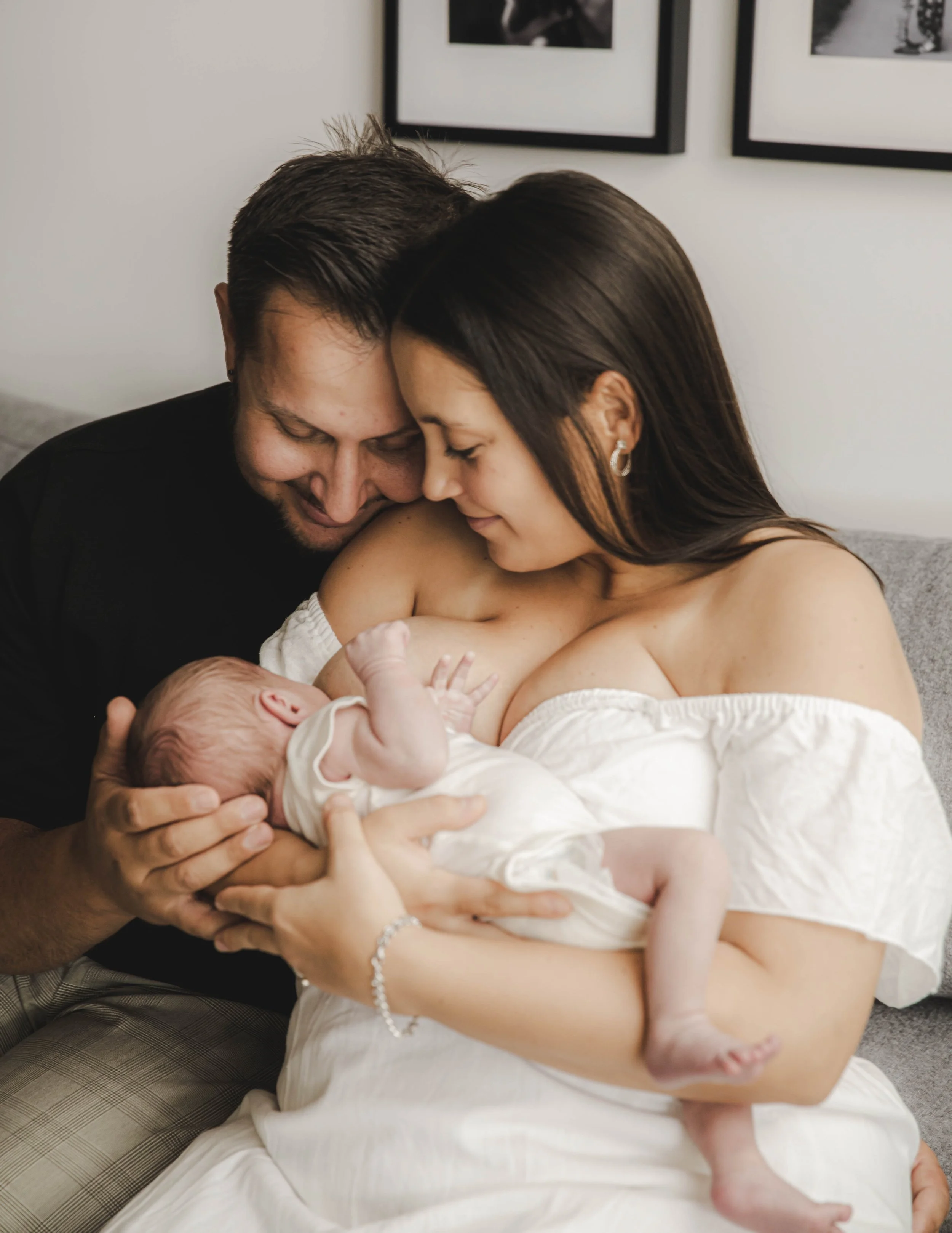 New born family session in home fraser valley