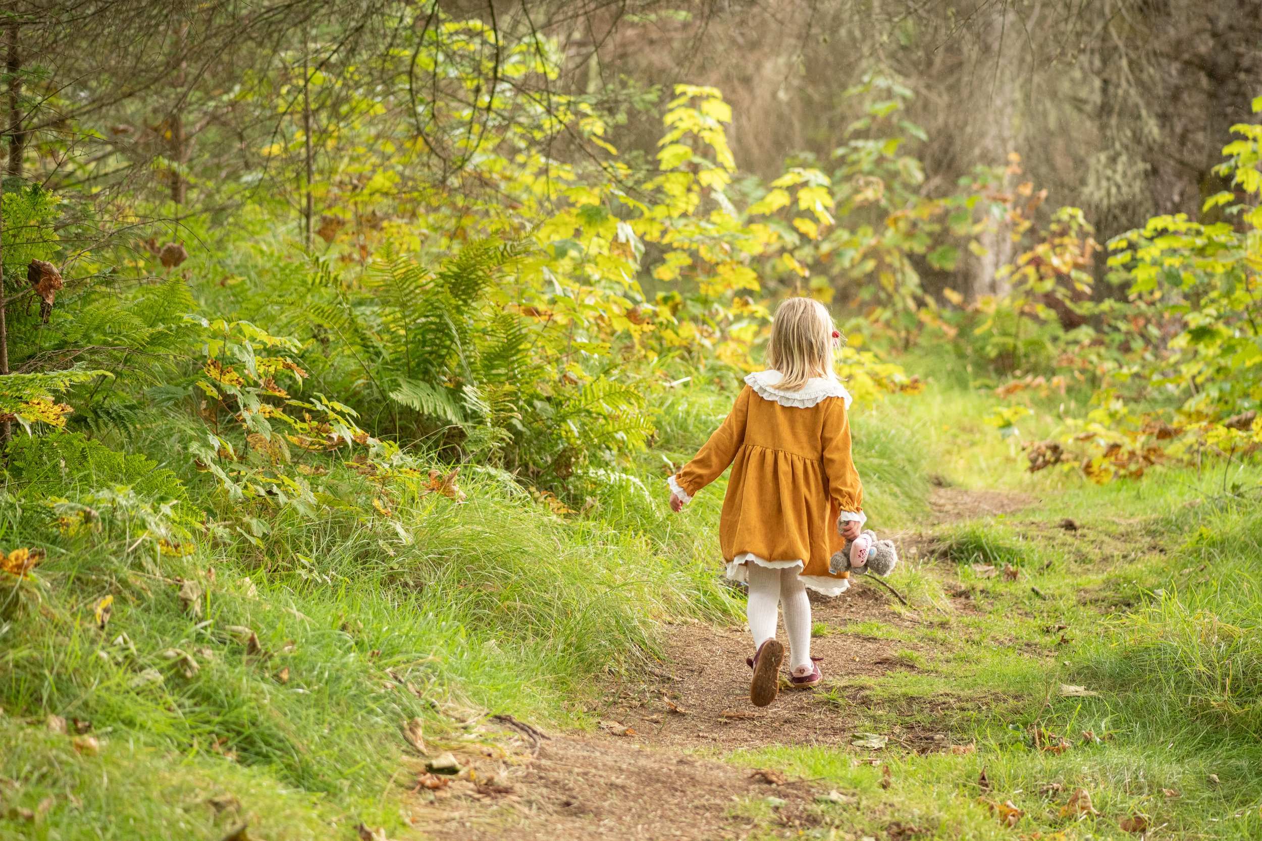 What to Wear for Family Photos: Top Tips for Your Outdoor Family Photoshoot