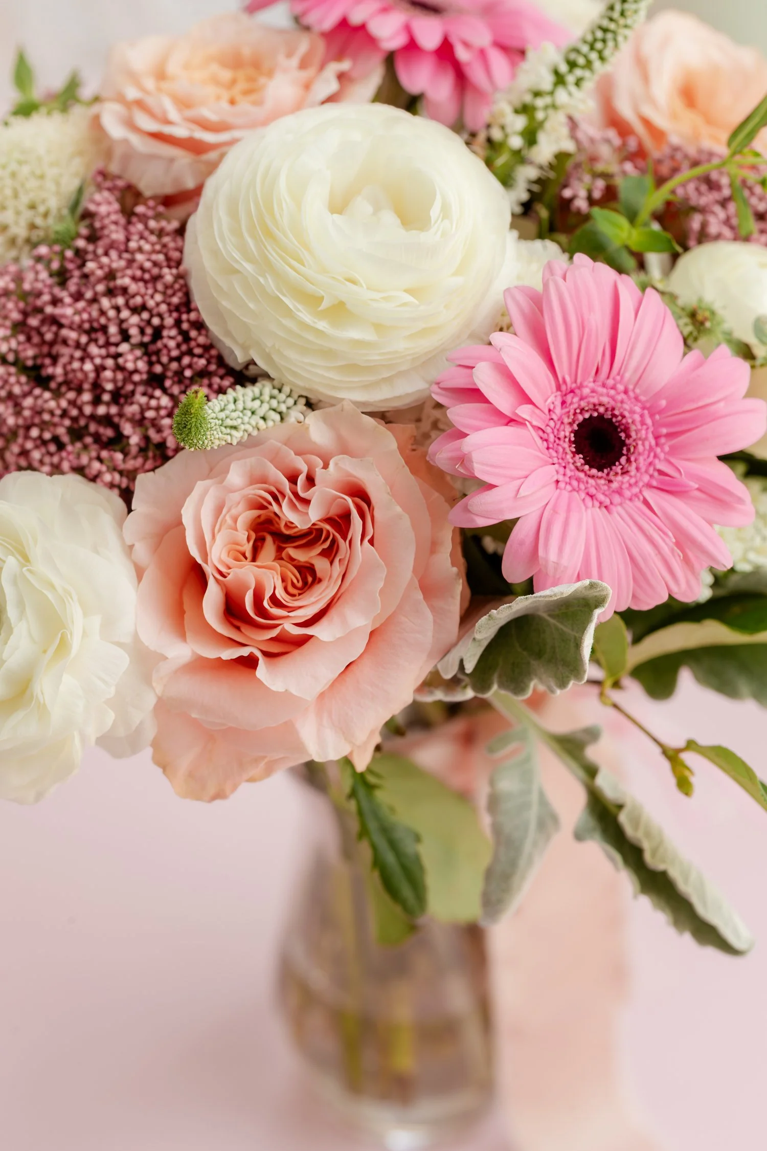 Shopping in Bolivar: gifts, flowers, and resale