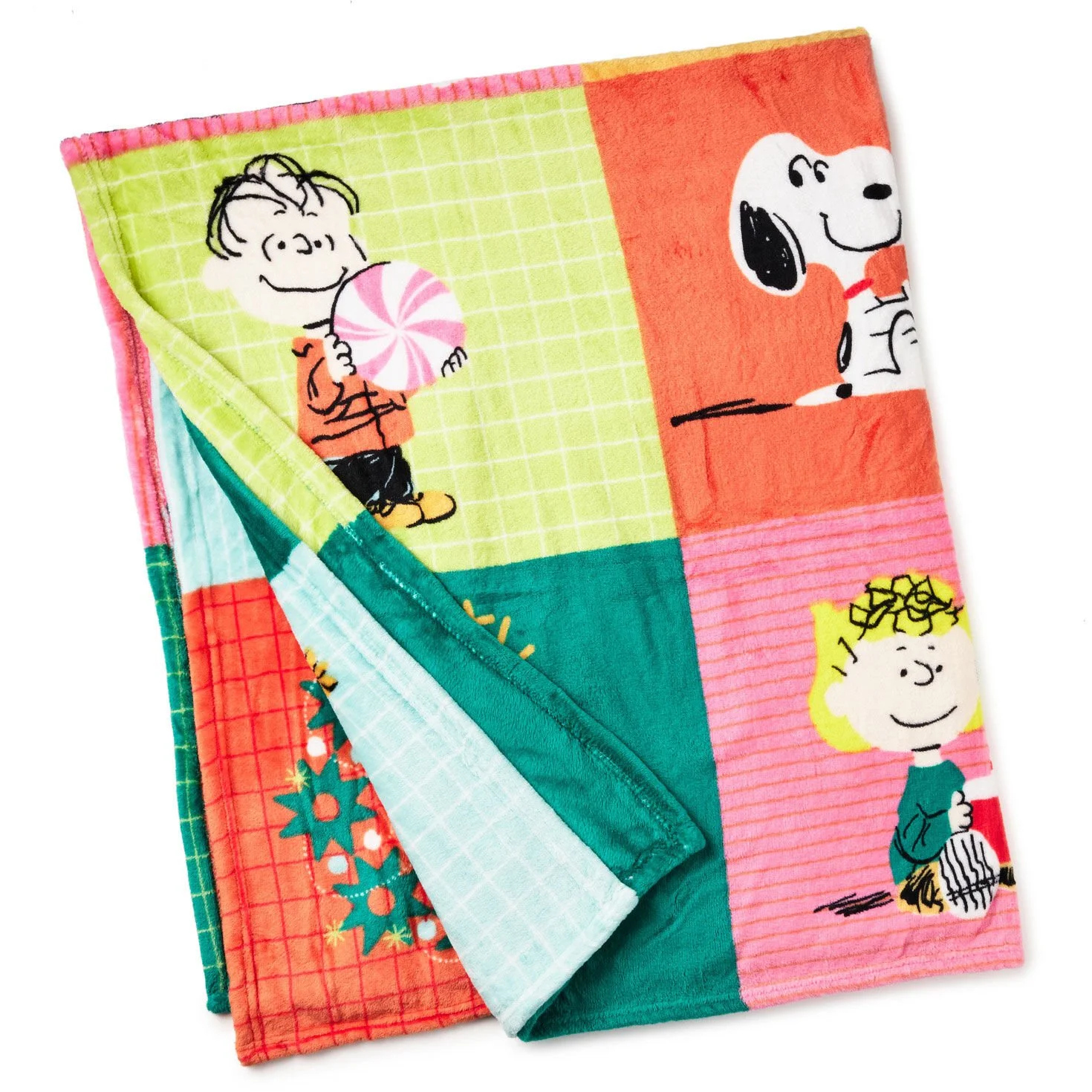 Peanuts-Christmas-Patchwork-Blanket_1XKT9026_01.jpg