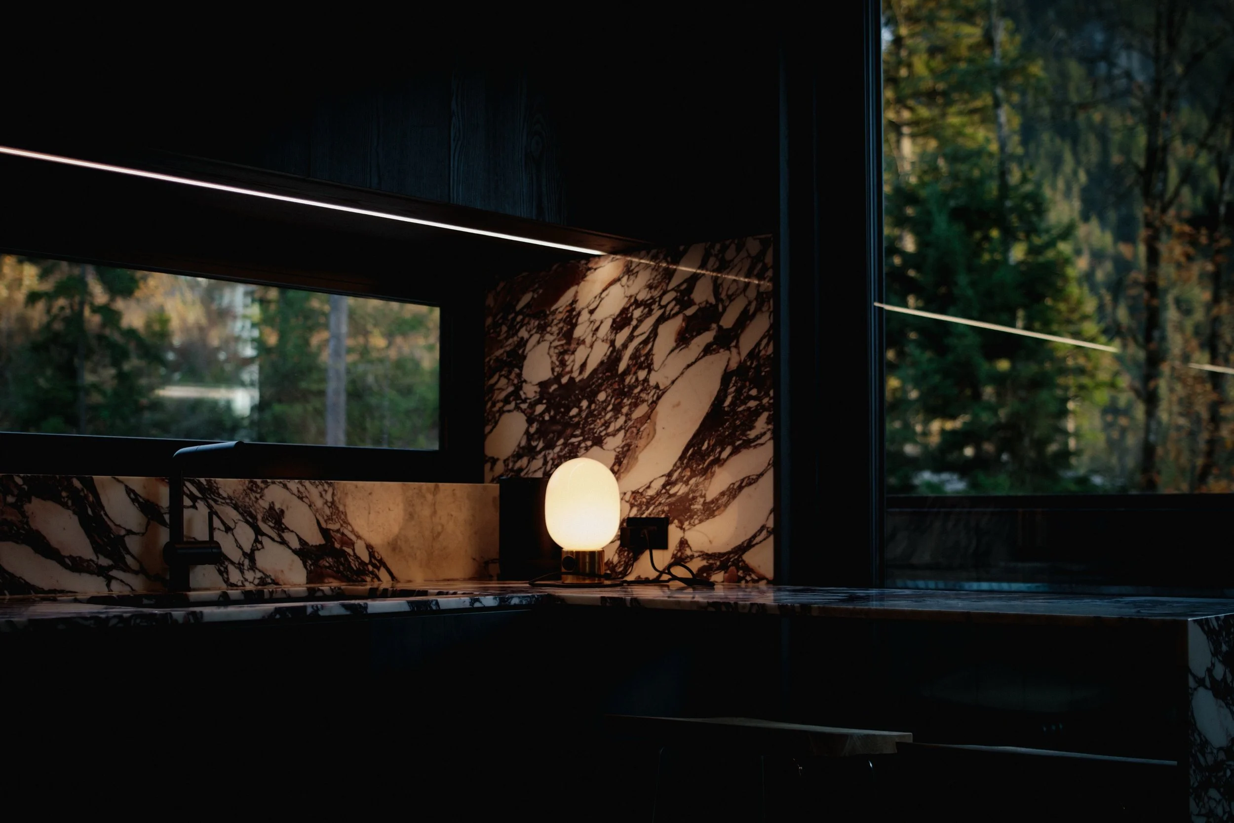 Valo House, Squamish    |   Designed by Shelter Residential Design   |   Built for Dillon McKewan Construction   |   Photograph by Brit Gill