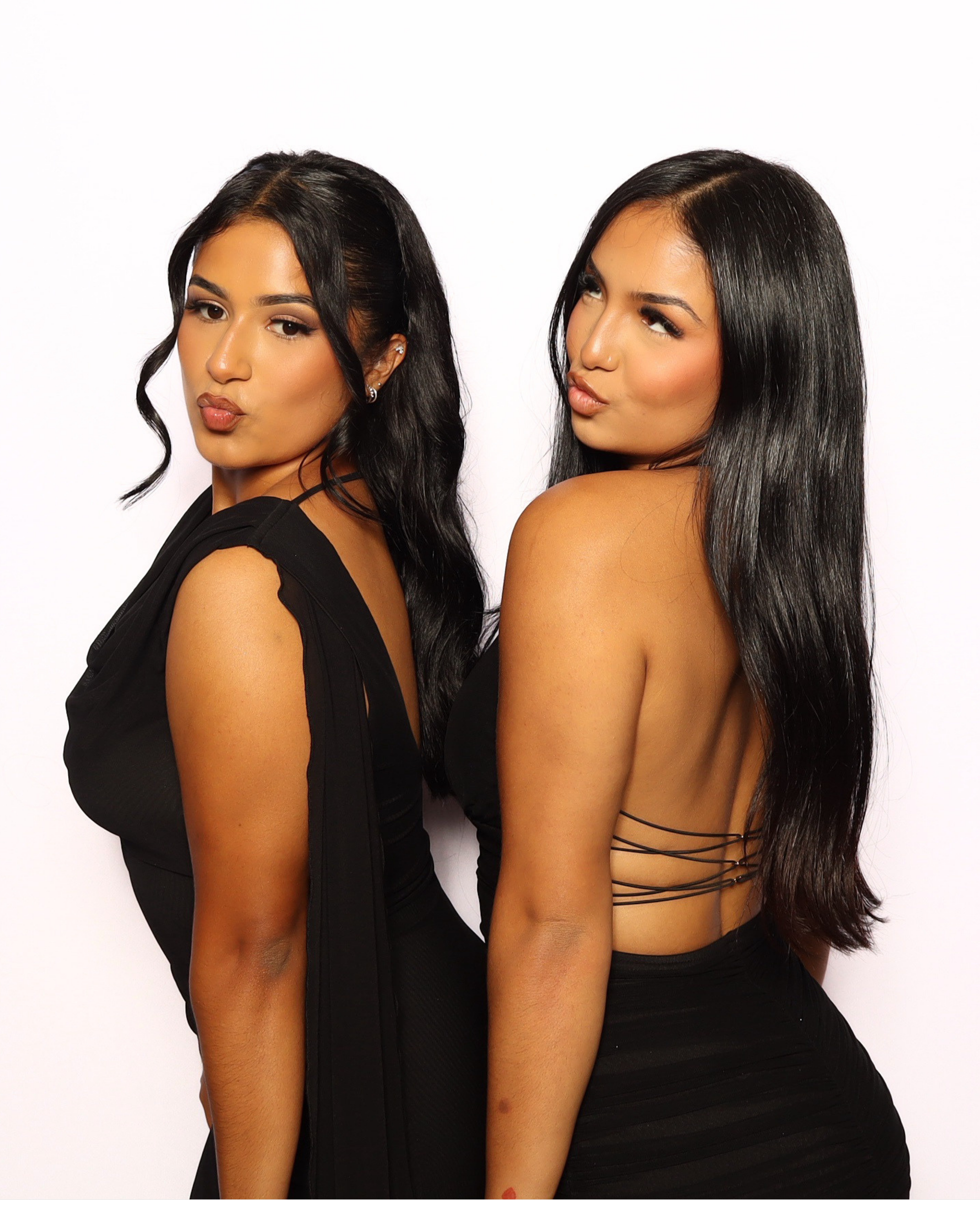 friends-taking-photo-at-orange-county-photo-booth
