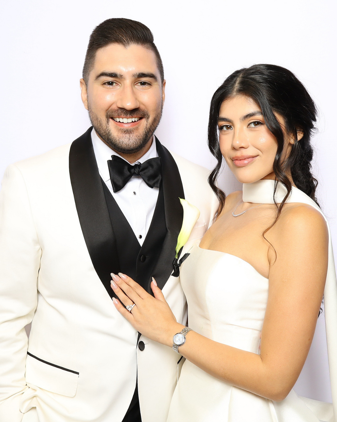 Temecula wedding couple posing at photo booth