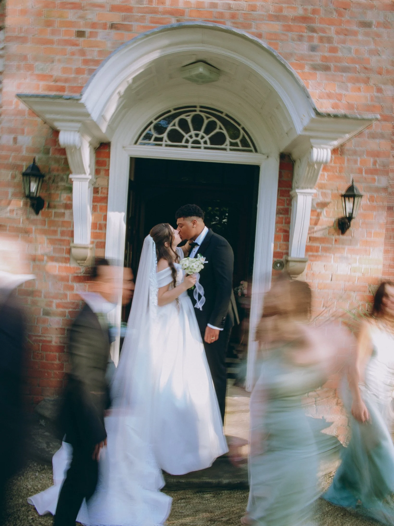 Dramatic architectural light and soaring arches. Capturing high-impact, romantic portraits in Manchester’s grandest historic spaces.