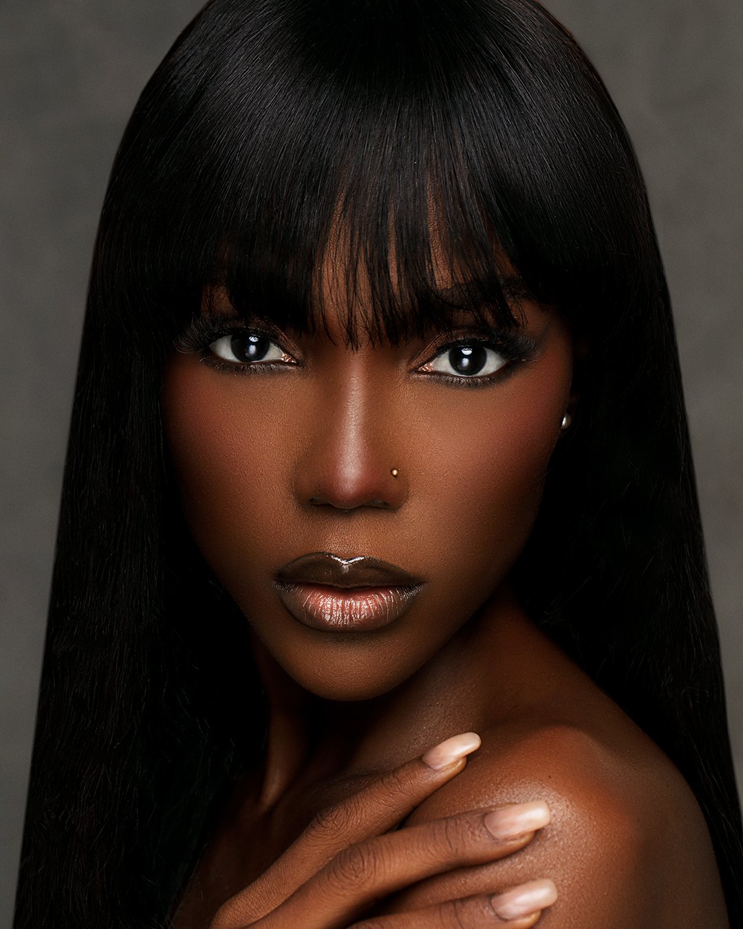 Precision lighting and color control built for beauty lookbooks, magazine editorials, and commercial advertising placements.