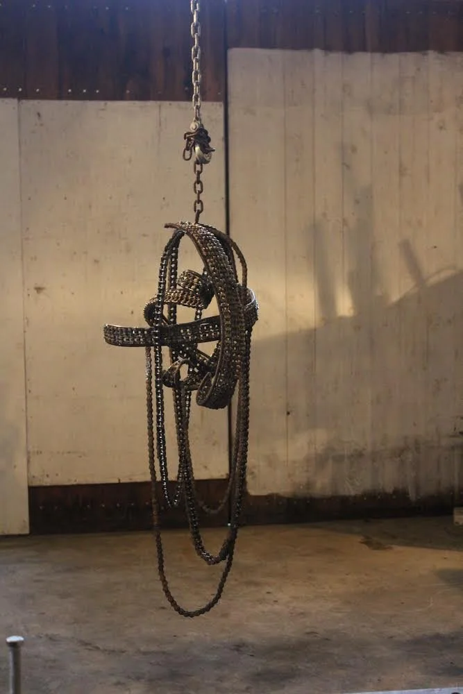 "Untitled", Salvaged chain. 2023.