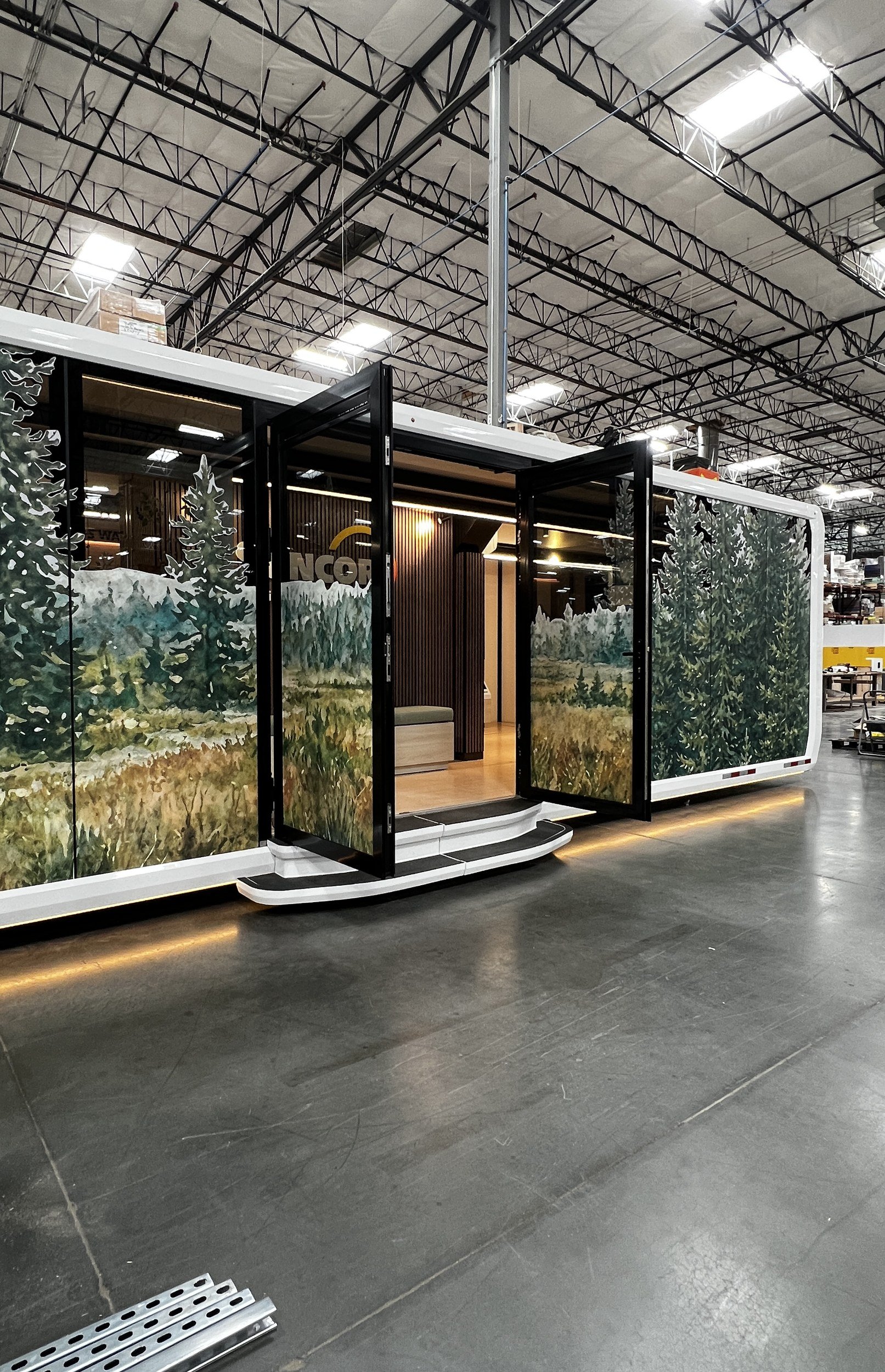 mobile-exhibit-trailer-03.jpg