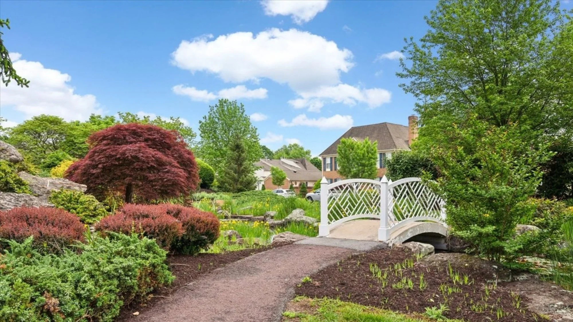 maryland-neighborhoods-garden-footbridge.jpg