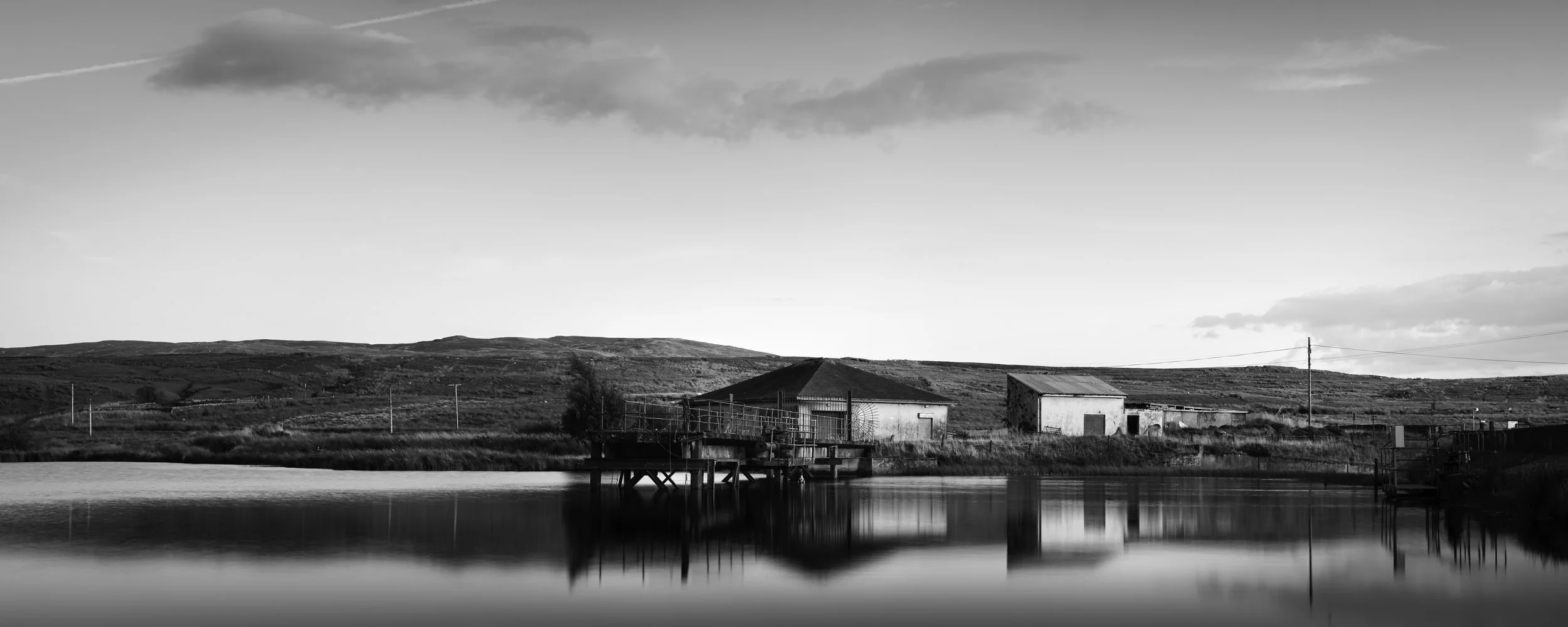 loch thom panorama 01 bw jpg.jpg