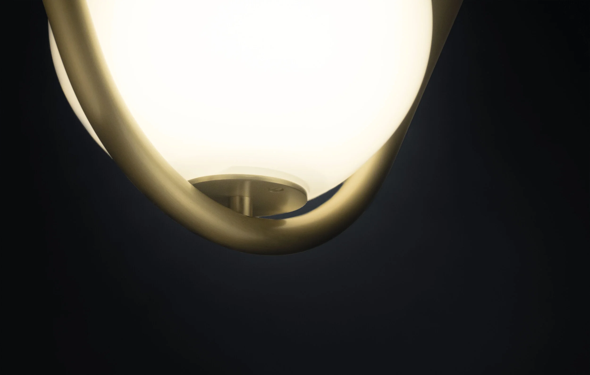 LaroseGuyon_Perle1_Brass_Lighting_04.jpg