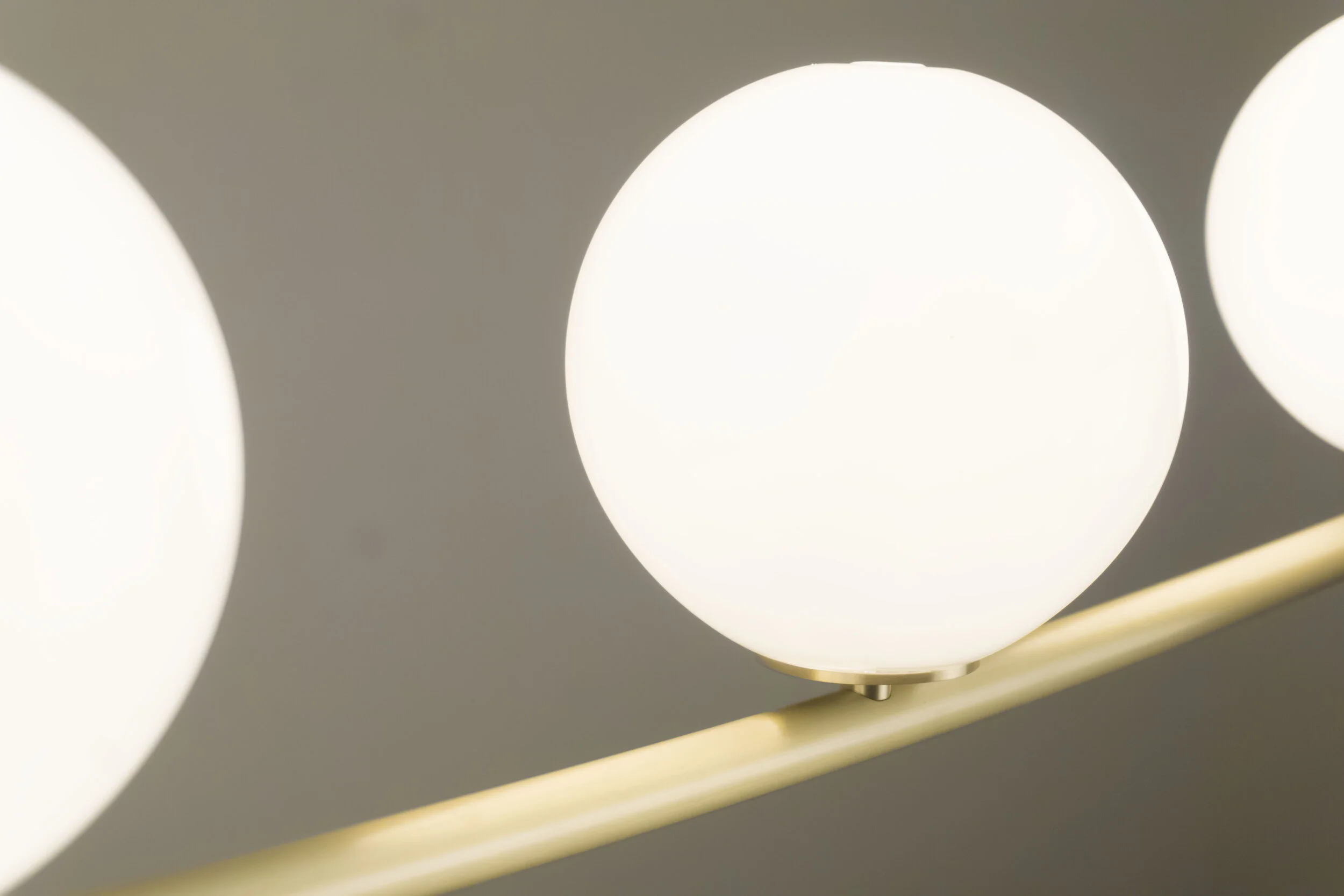 LaroseGuyon_Perle3_Brass_Lighting_07.jpg