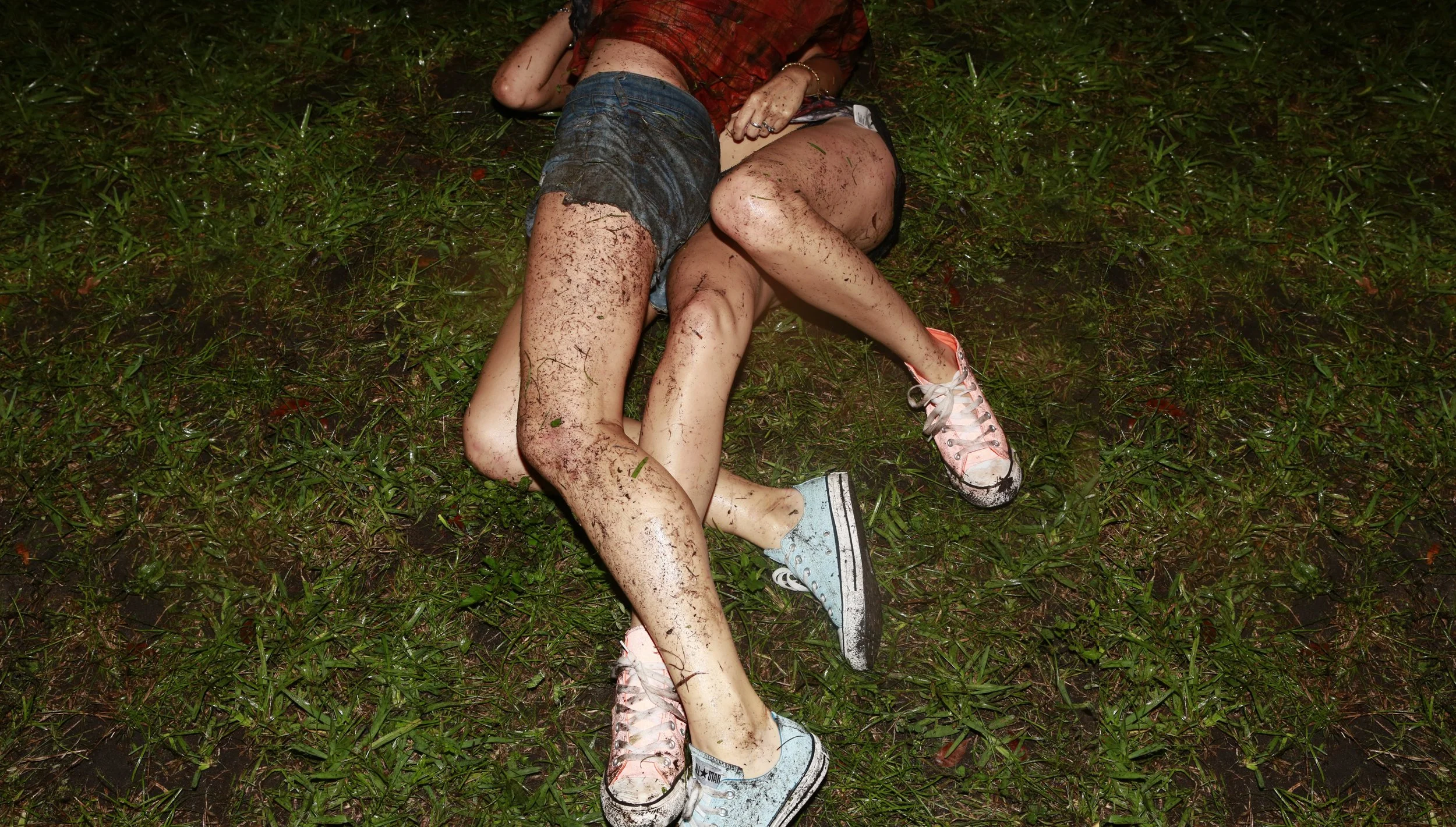 GIRLS-GRASS.jpg
