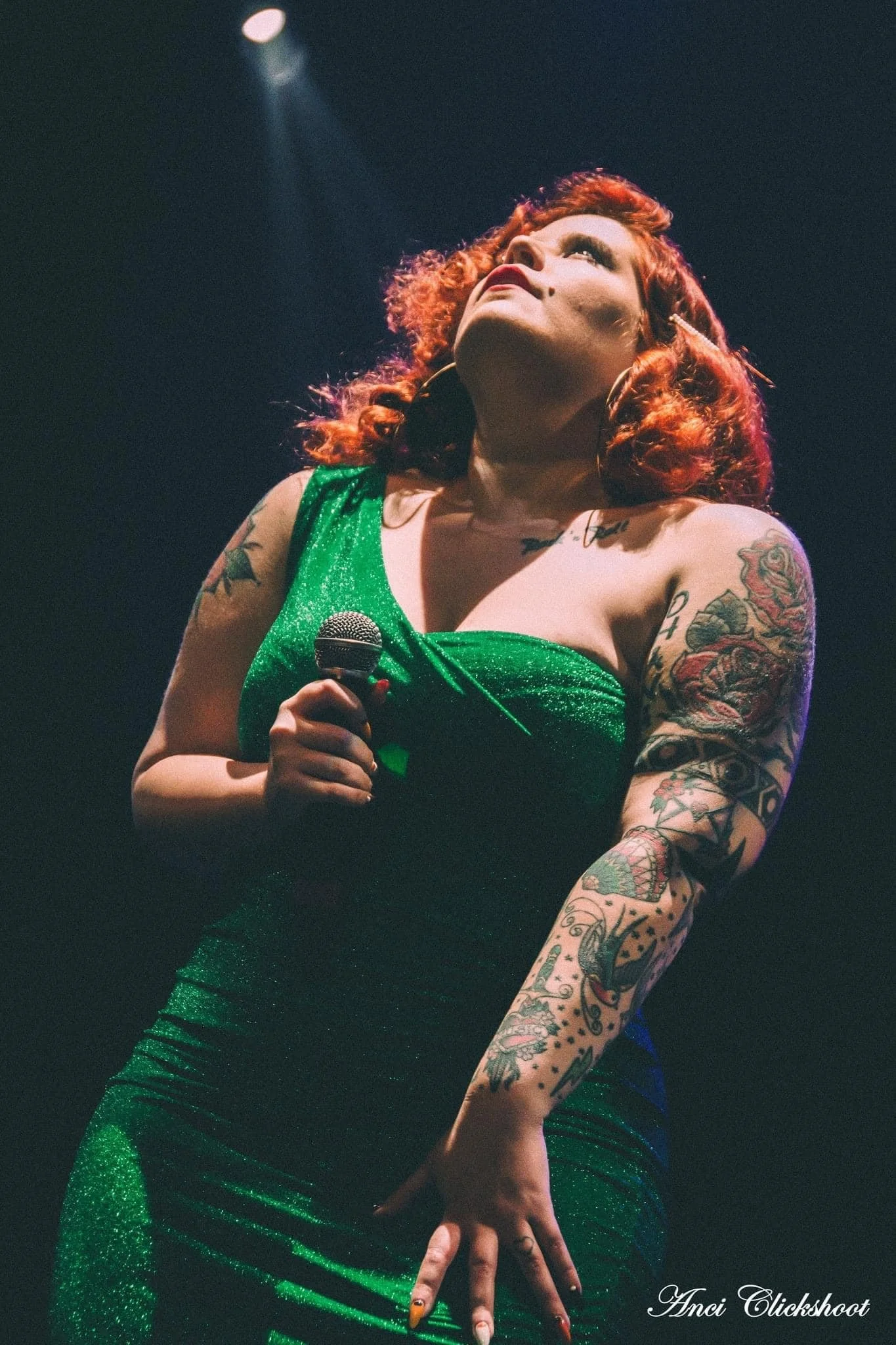 Singer songwriter Cecilya Mestres fronting the best retro European rhythm 'n' blues live show at the SAM Blues Festival (Northern France, 2026).
